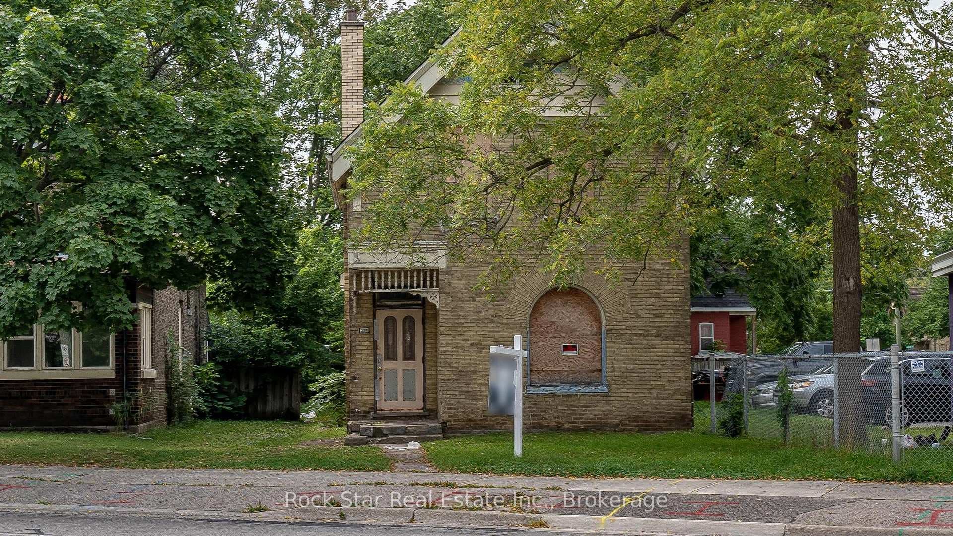 355 Hamilton Road photo 2