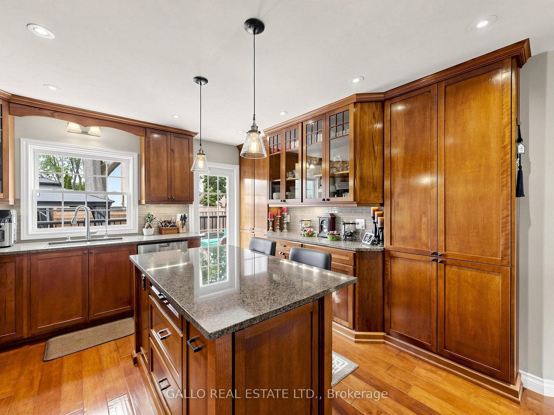 36 Elmvale Boulevard photo 12