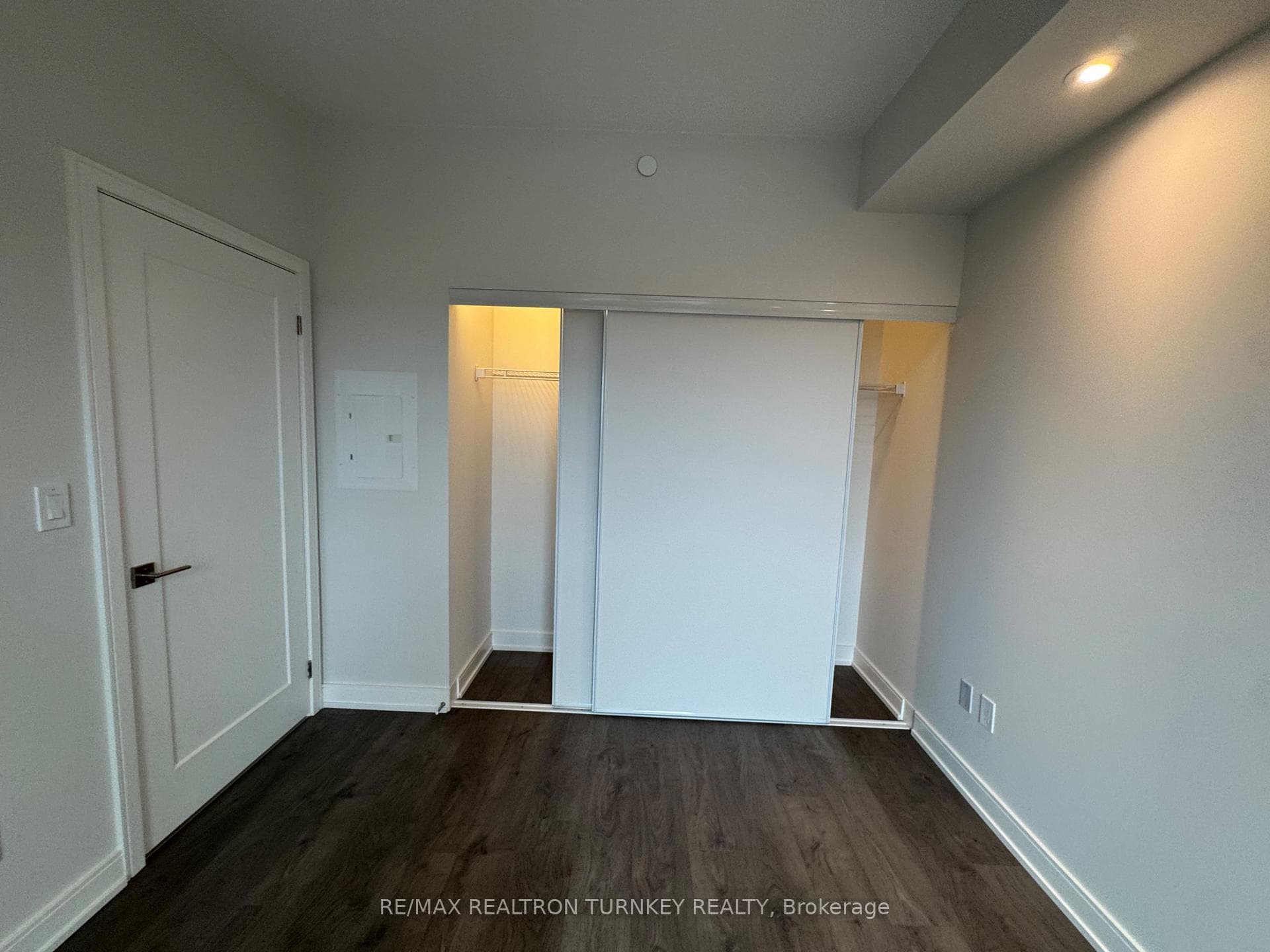 715 Davis Drive Unit 905 photo 18