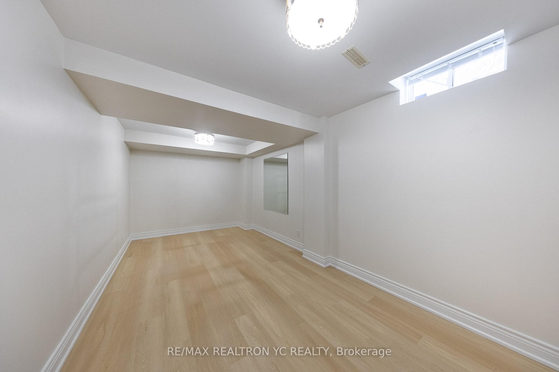 131 Silver Linden Drive Unit Bsmt photo 11