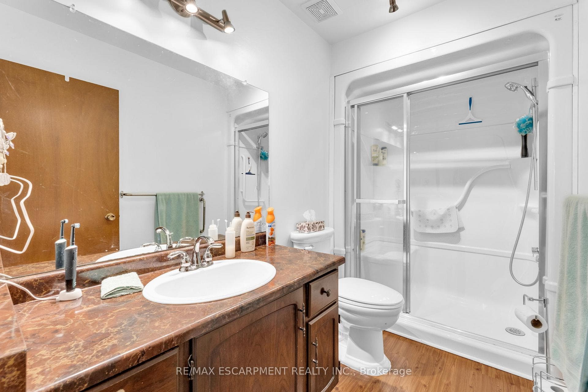 2986 Grimsby Road photo 20
