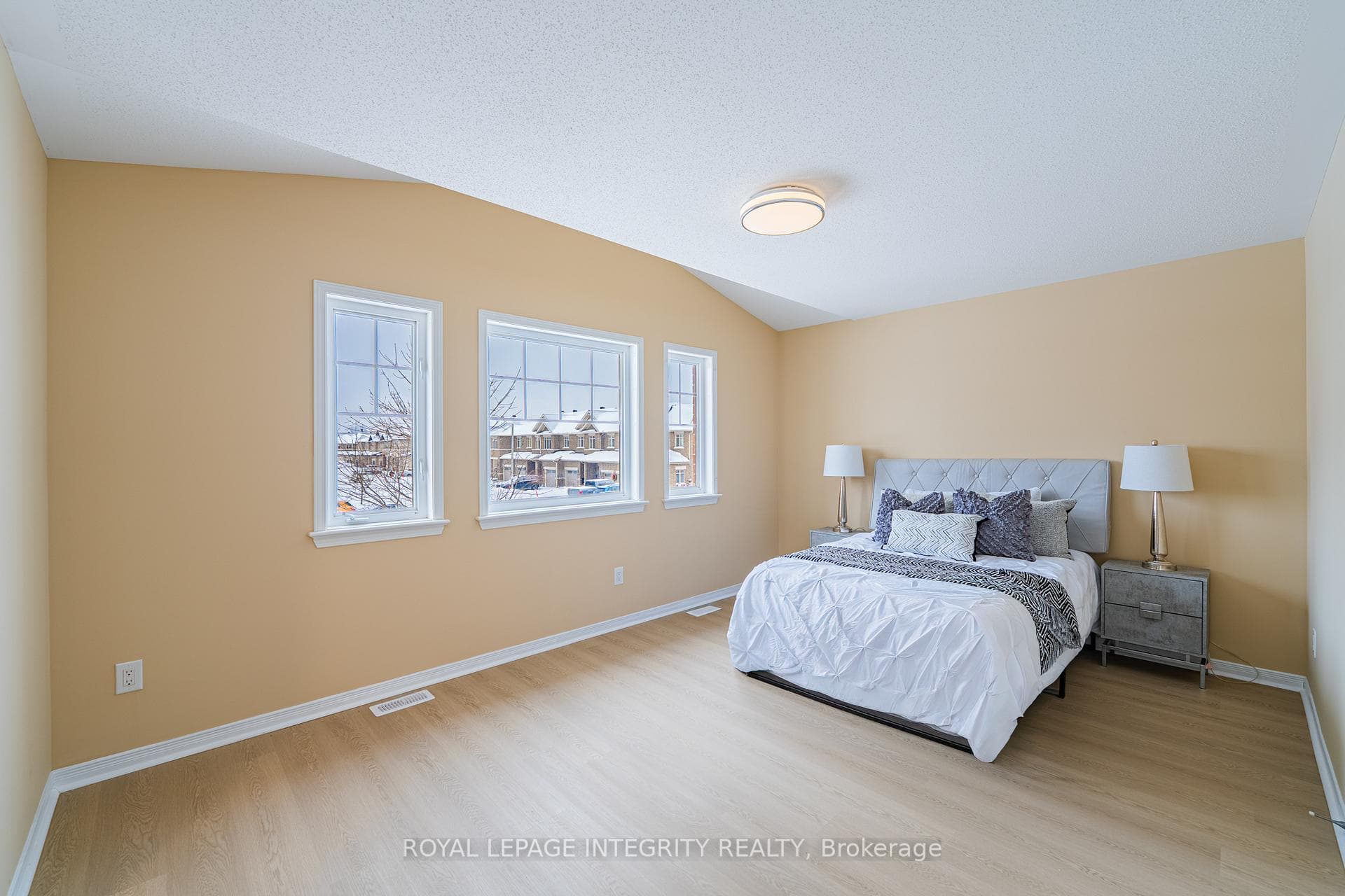 361 Celtic Ridge Crescent photo 23