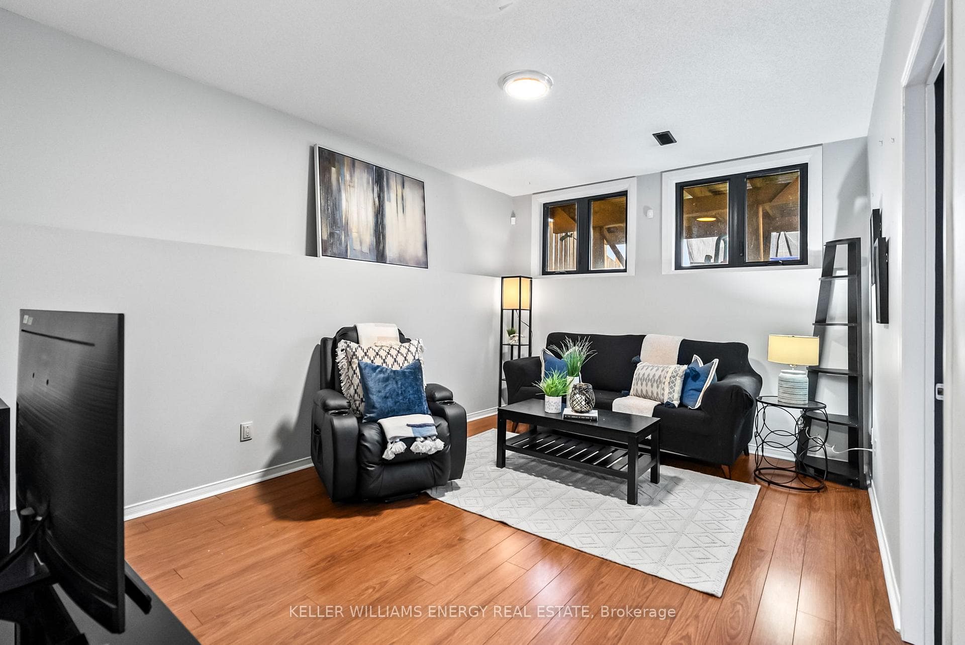88 Farncomb Crescent photo 19