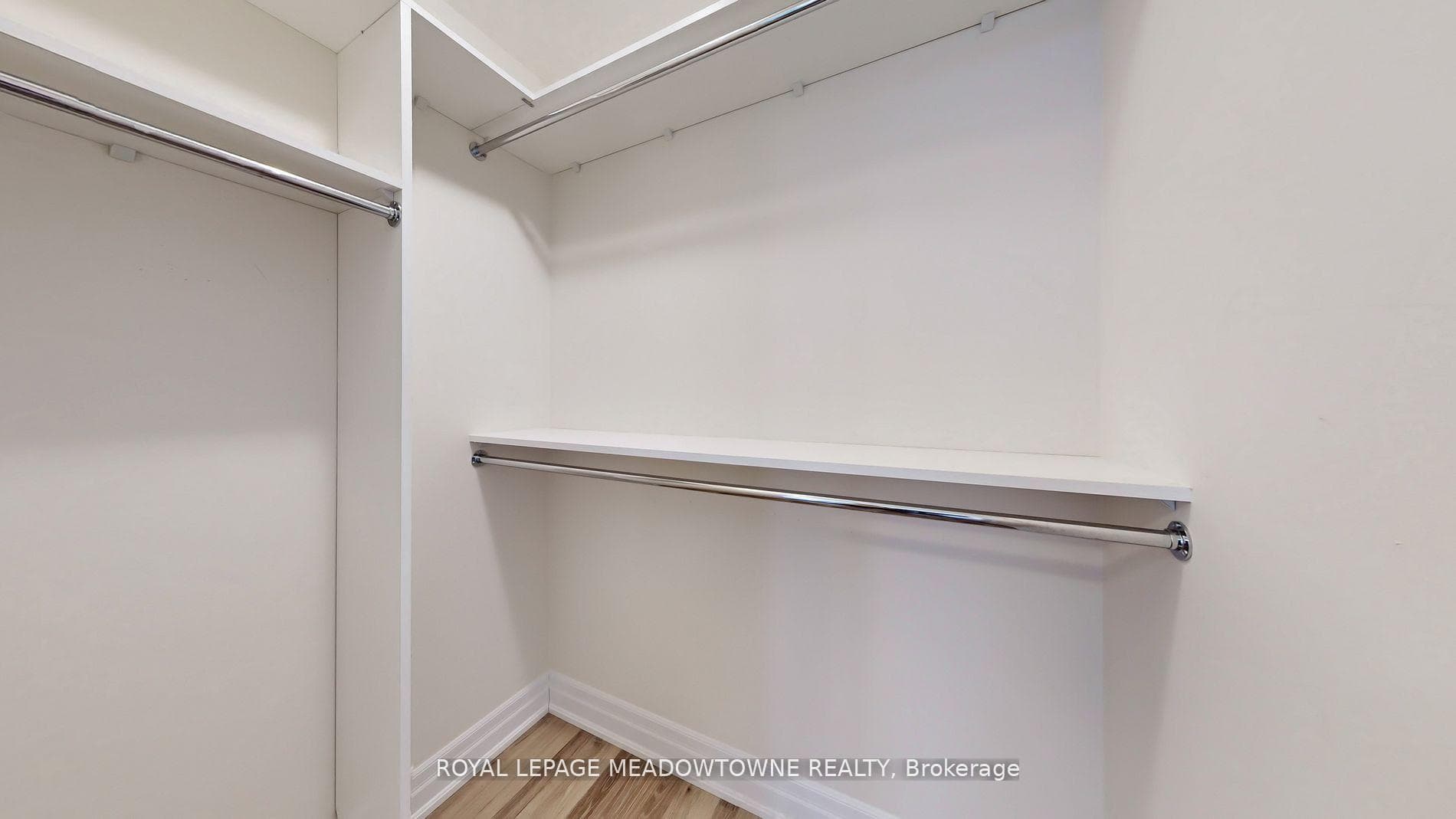 9085 Jane Street Unit 208 photo 32