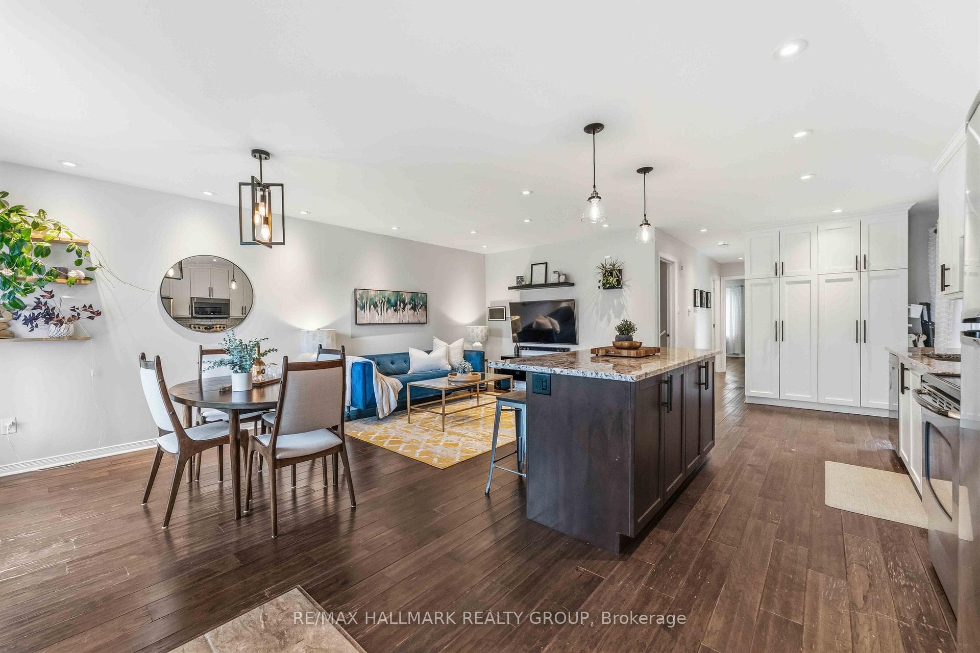 352 Mockingbird Drive photo 3