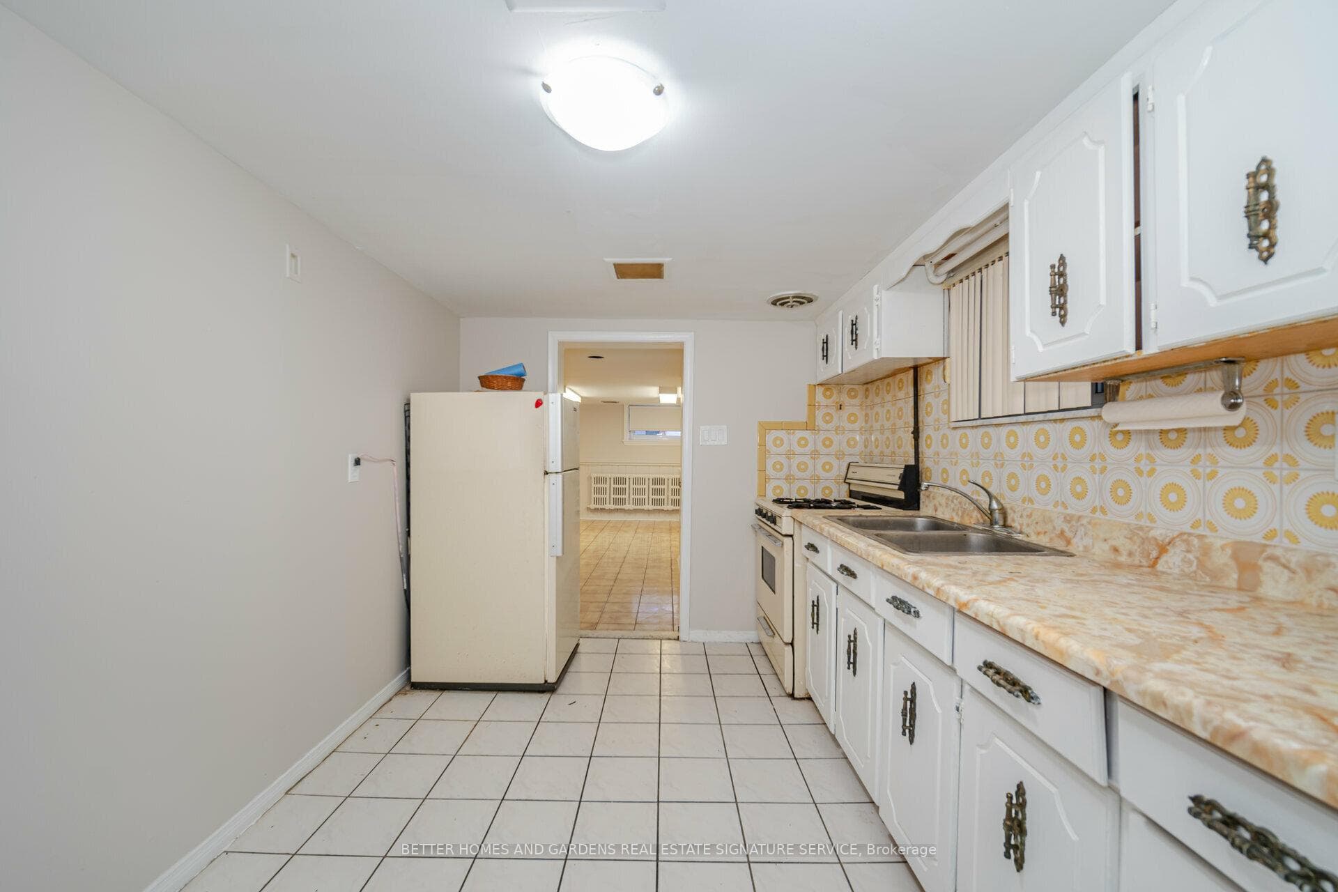 198 Gloucester Grove photo 18