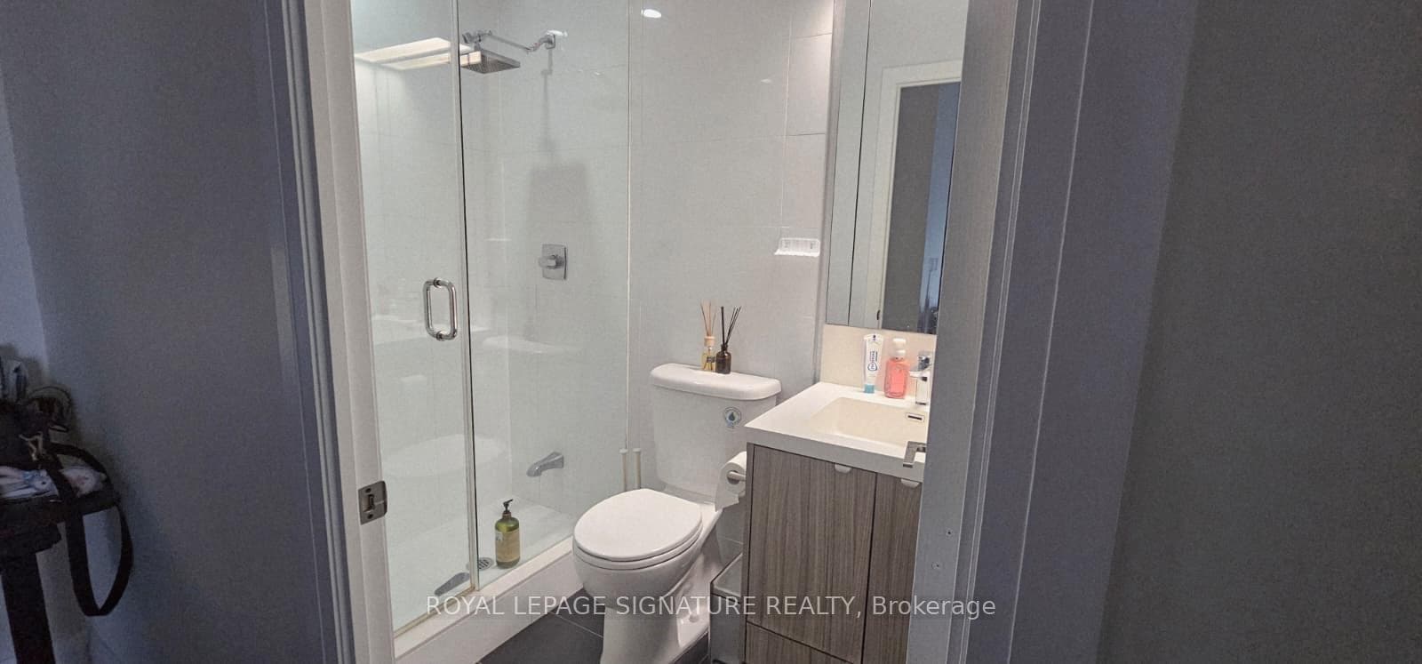 101 Erskine Avenue Unit 2105 photo 10