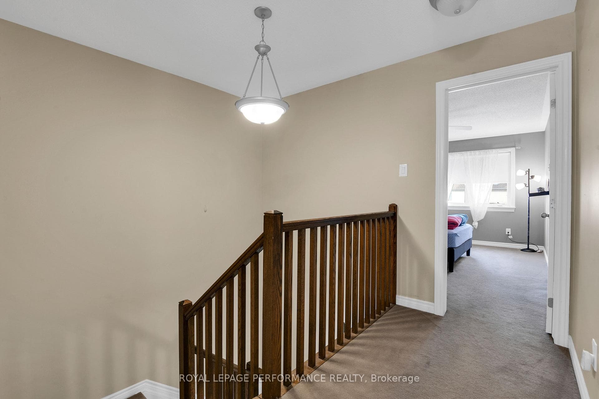 114 Mojave Crescent photo 17