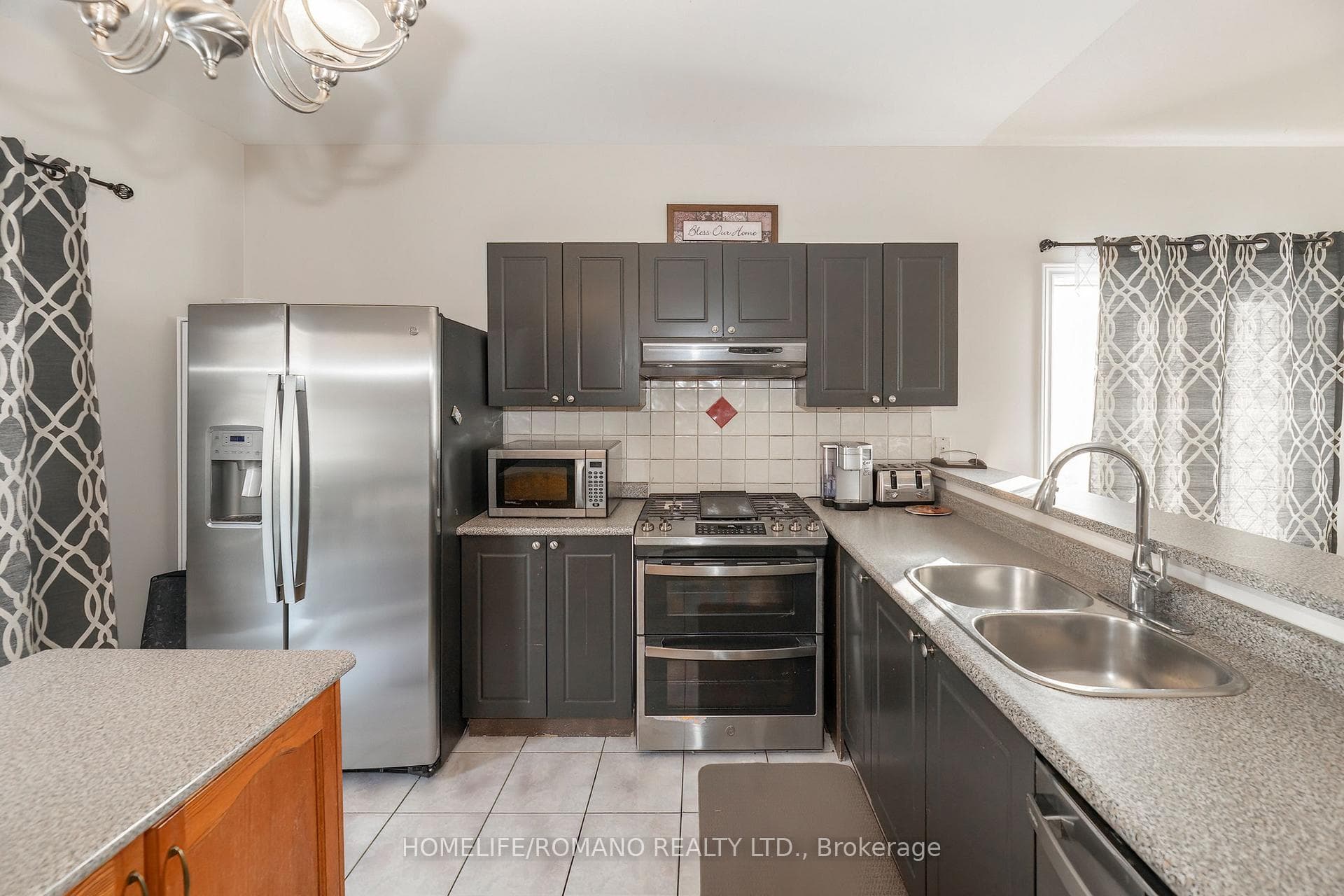 25 Bedell Crescent photo 11