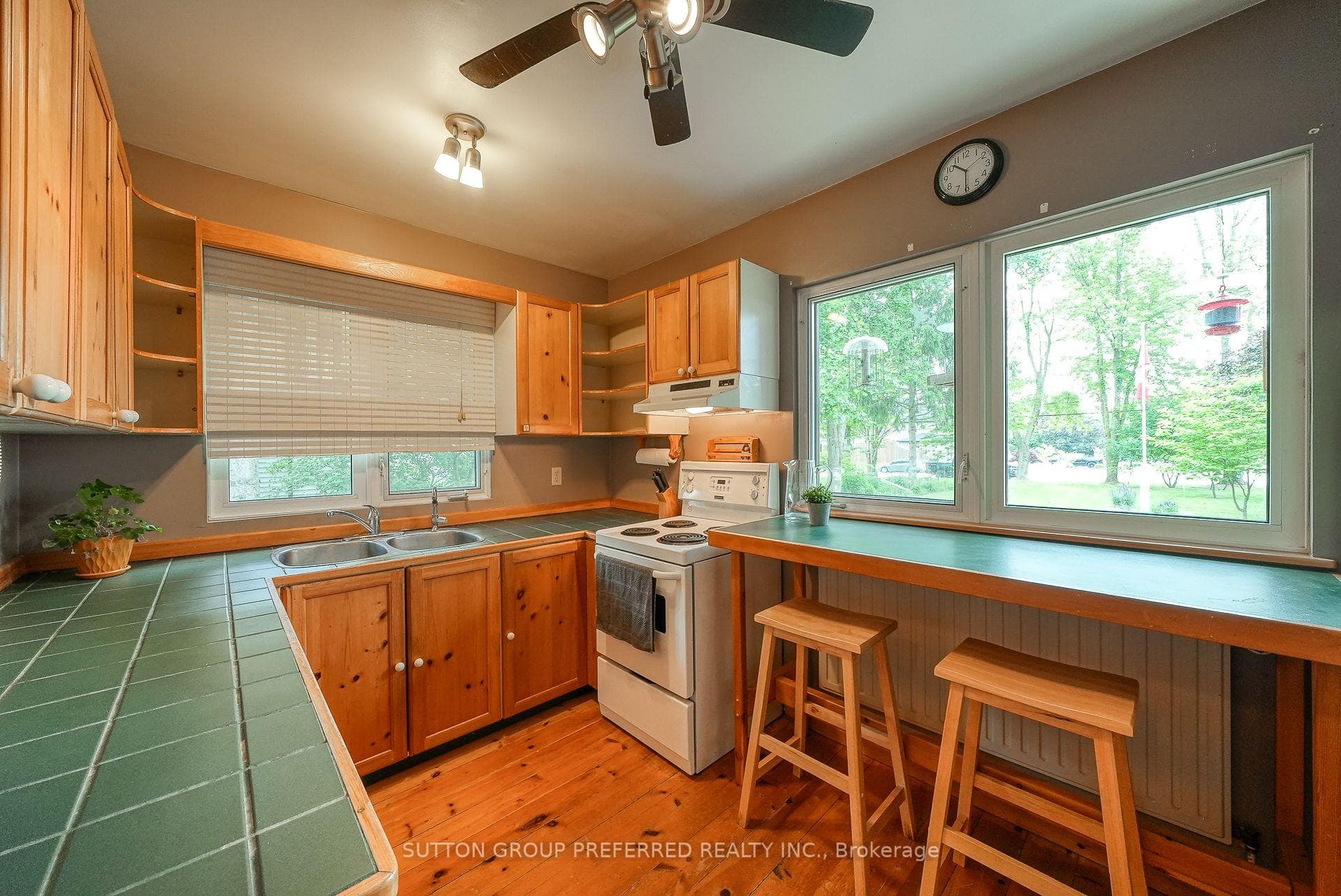 230 Blandford Street photo 9