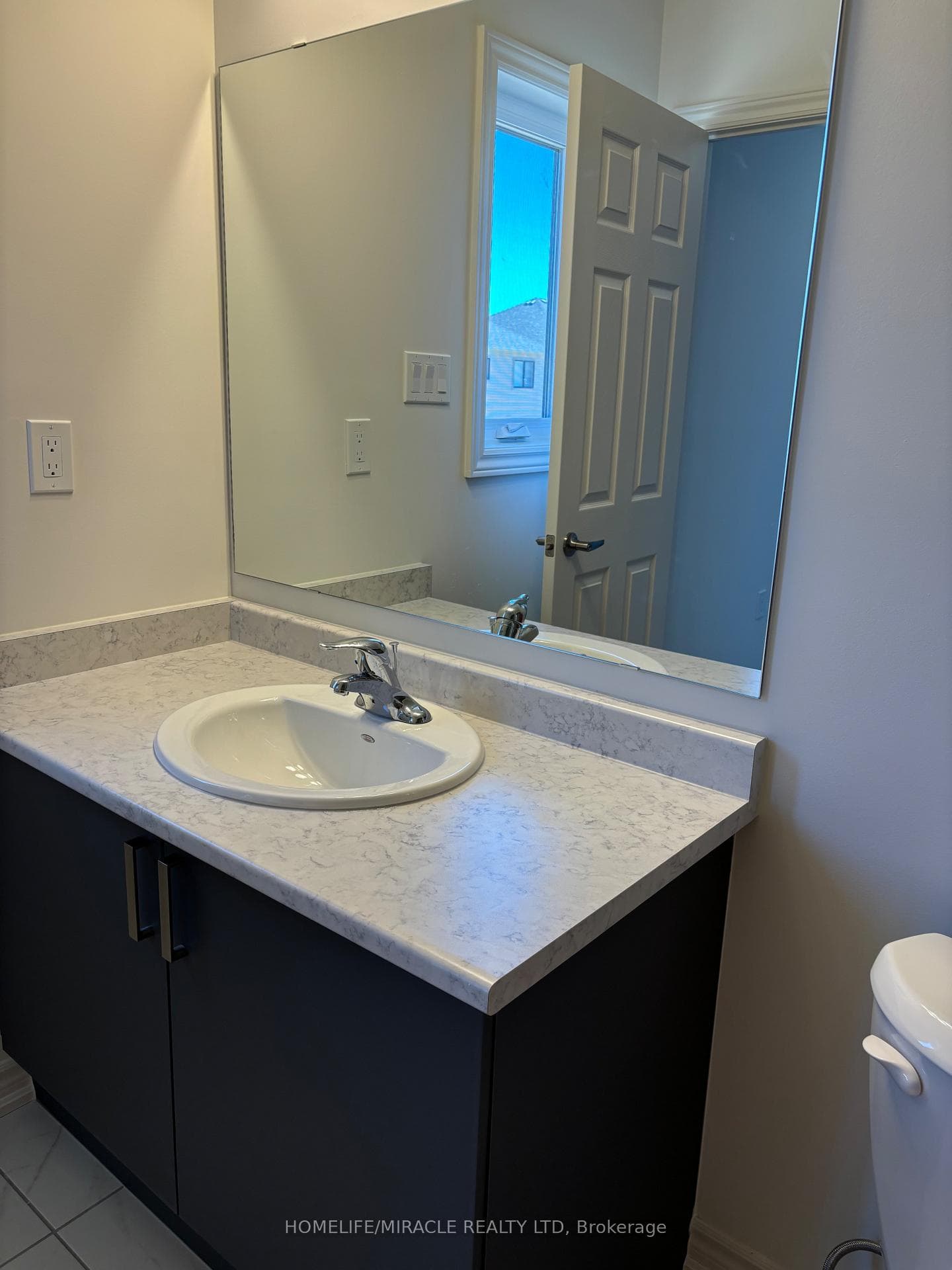 208 Elliot Avenue photo 31