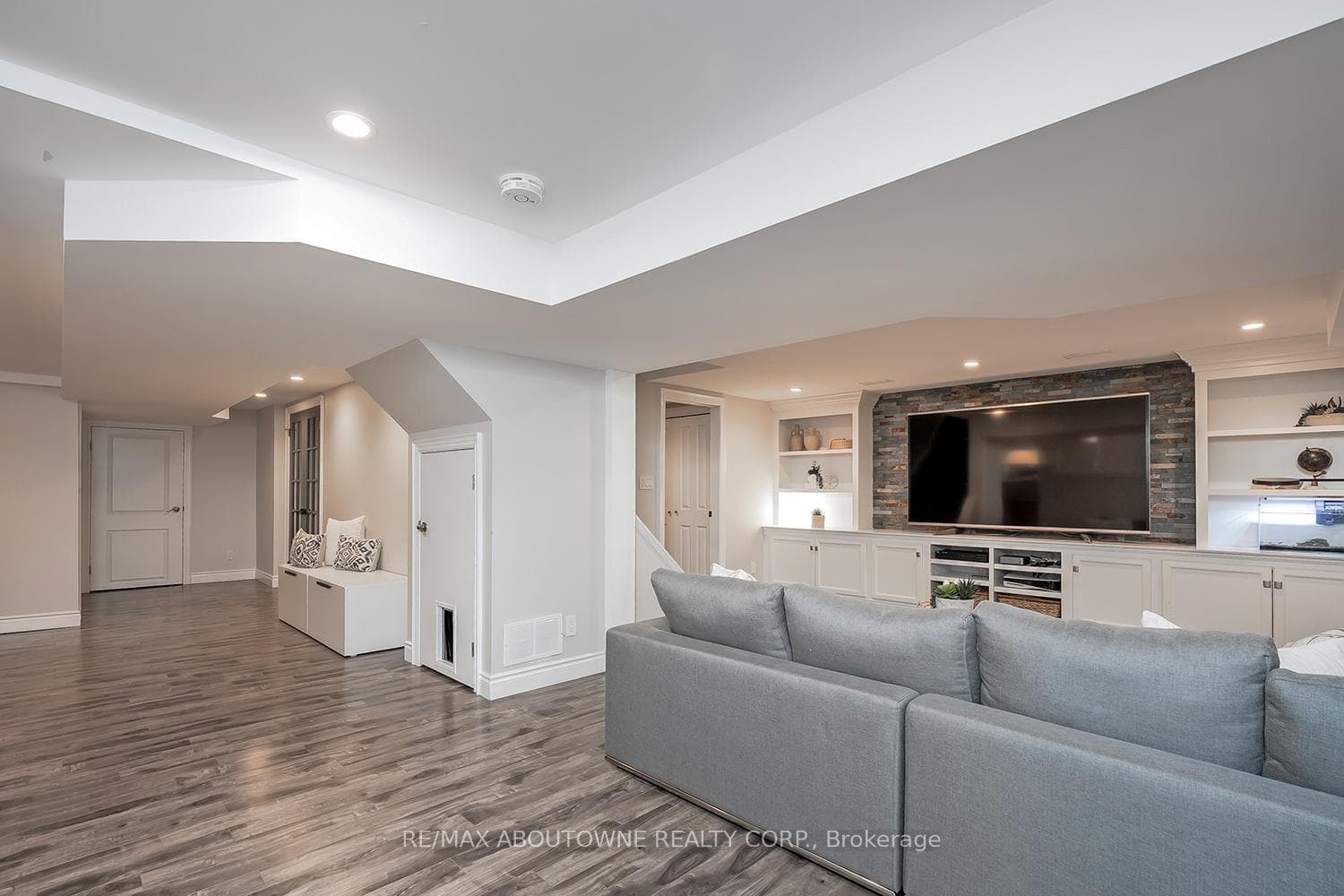 4226 Dunvegan Road photo 29