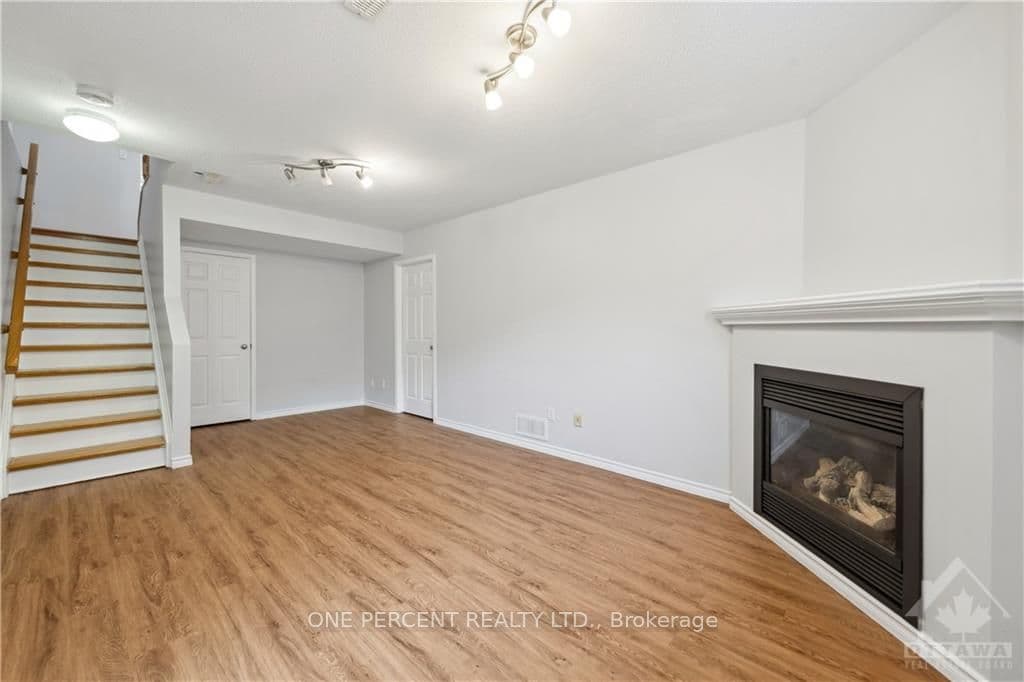 415 HILLSBORO photo 24