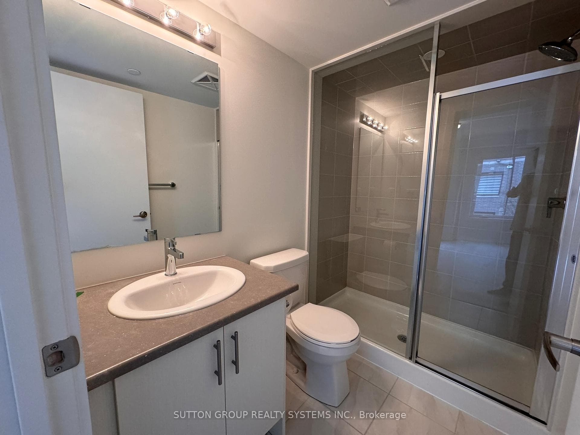 3566 Colonial Drive Unit 9 photo 17