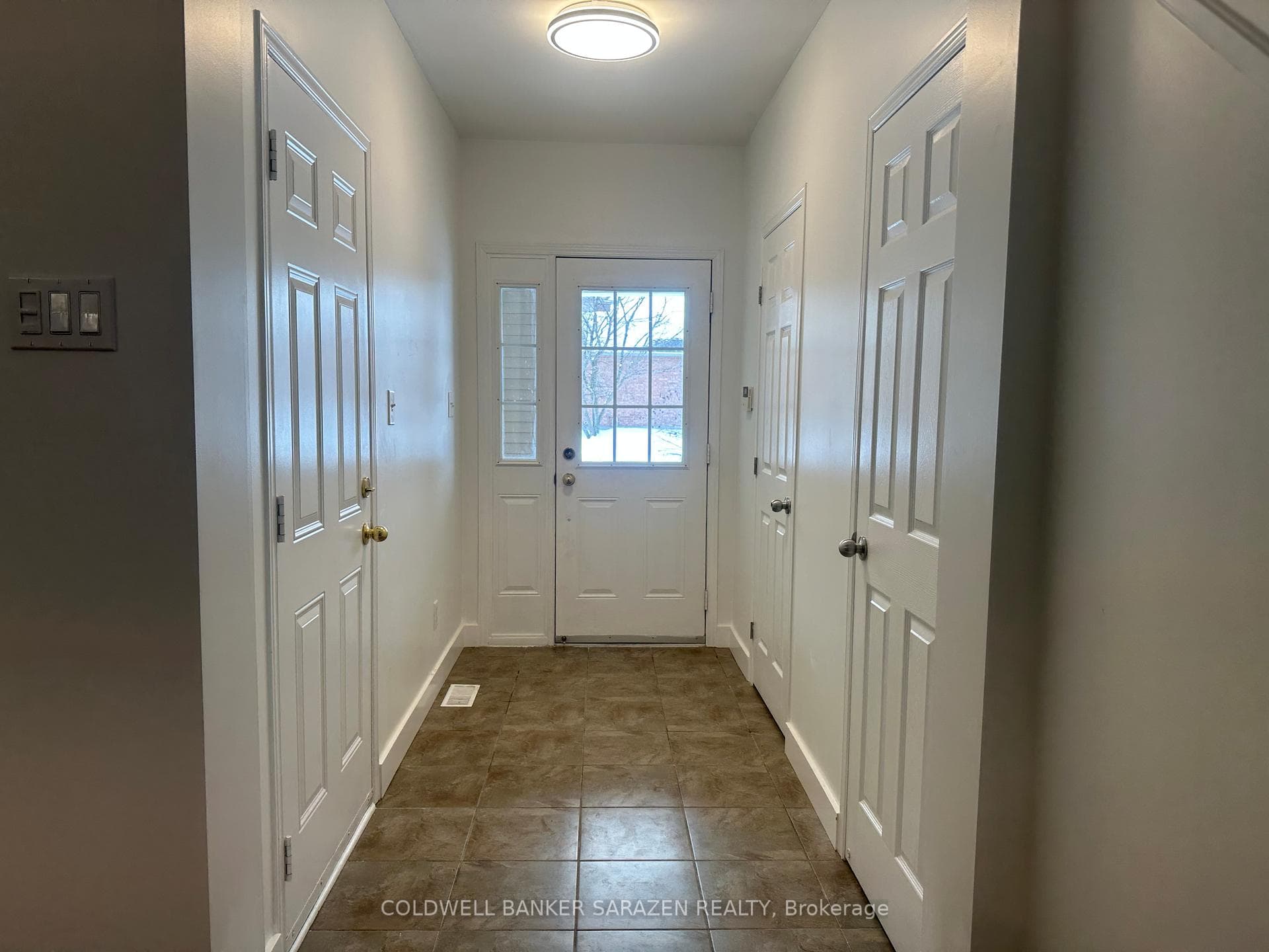 454 Wisteria Crescent photo 6