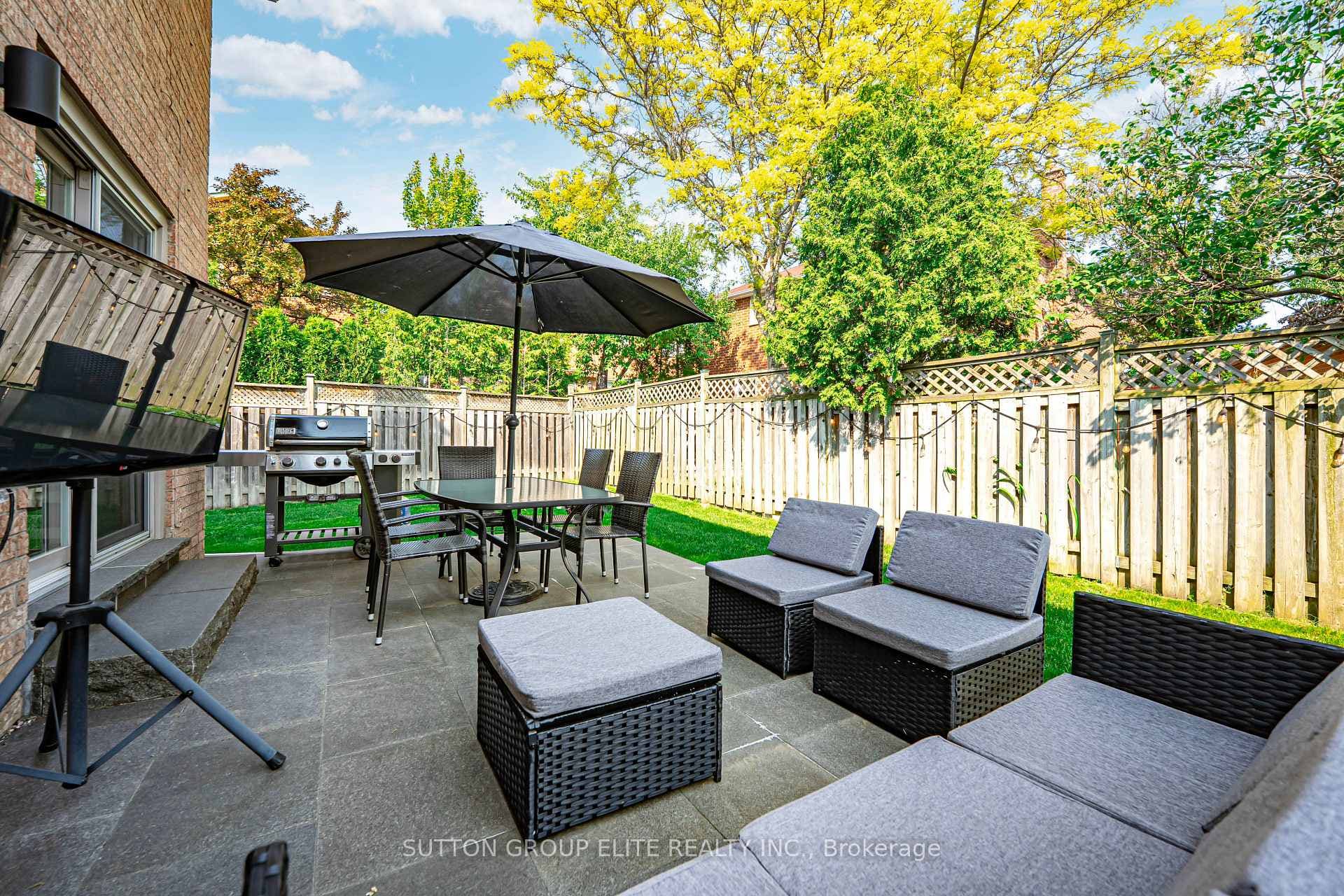 298 Fredericksburg Court photo 44