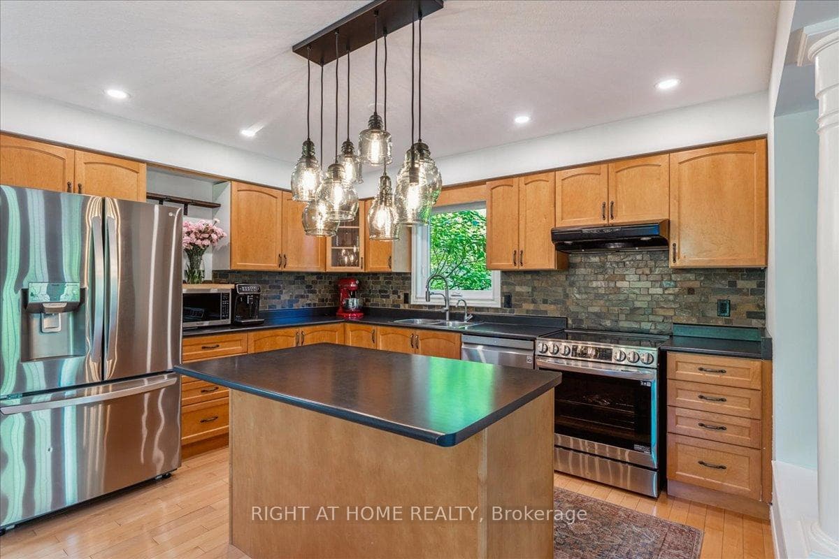 56 Darling Crescent photo 11