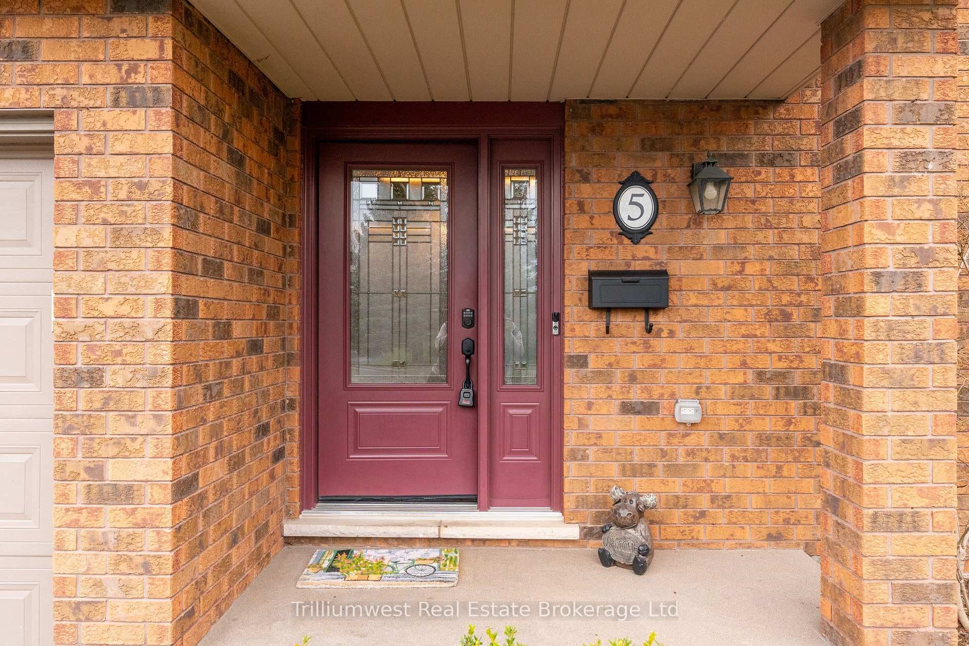 5 Schuurman Court photo 3