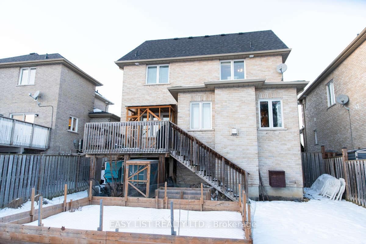 27 Laurelbank Crescent photo 23