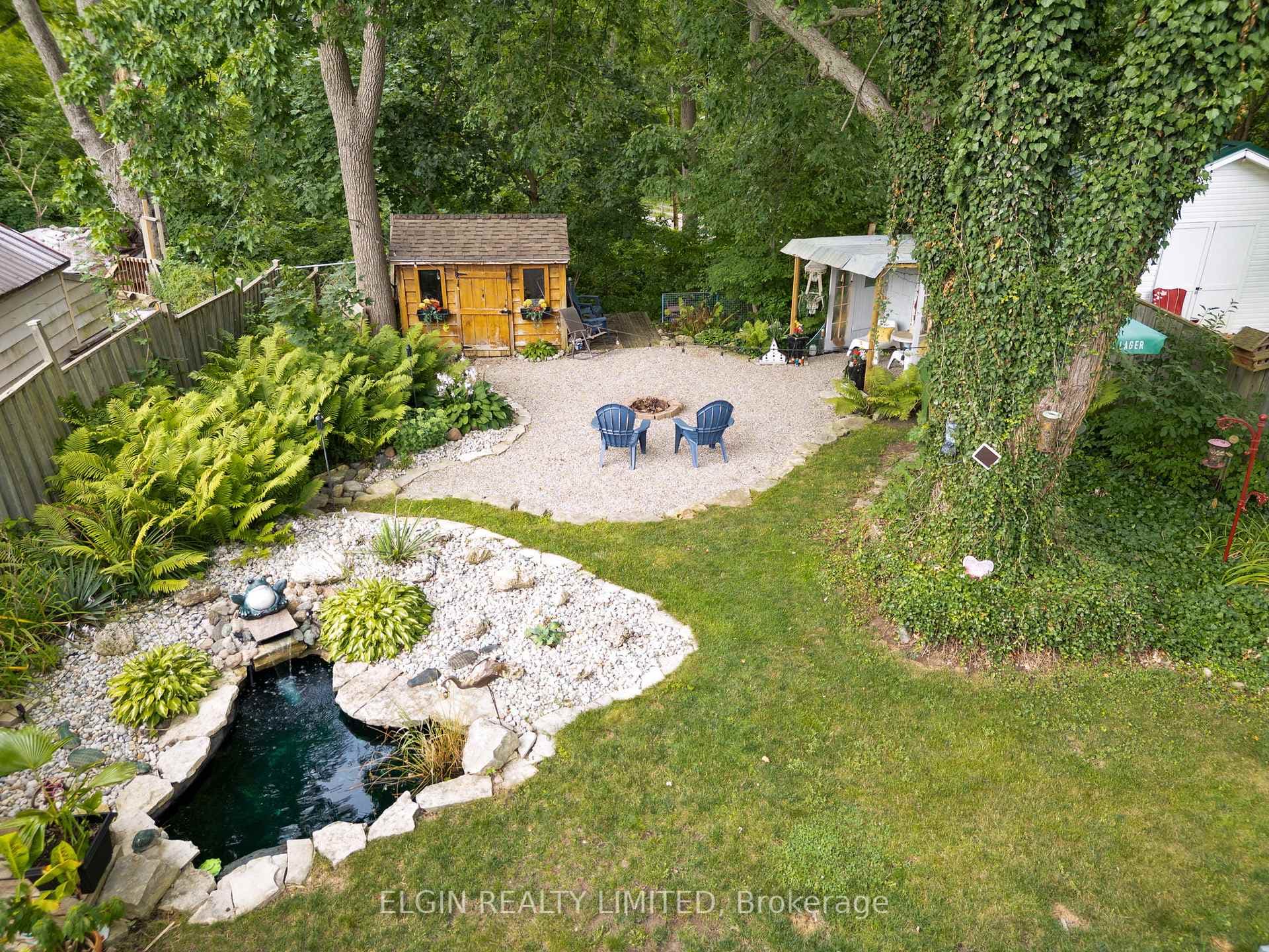 26 Oak Street photo 39