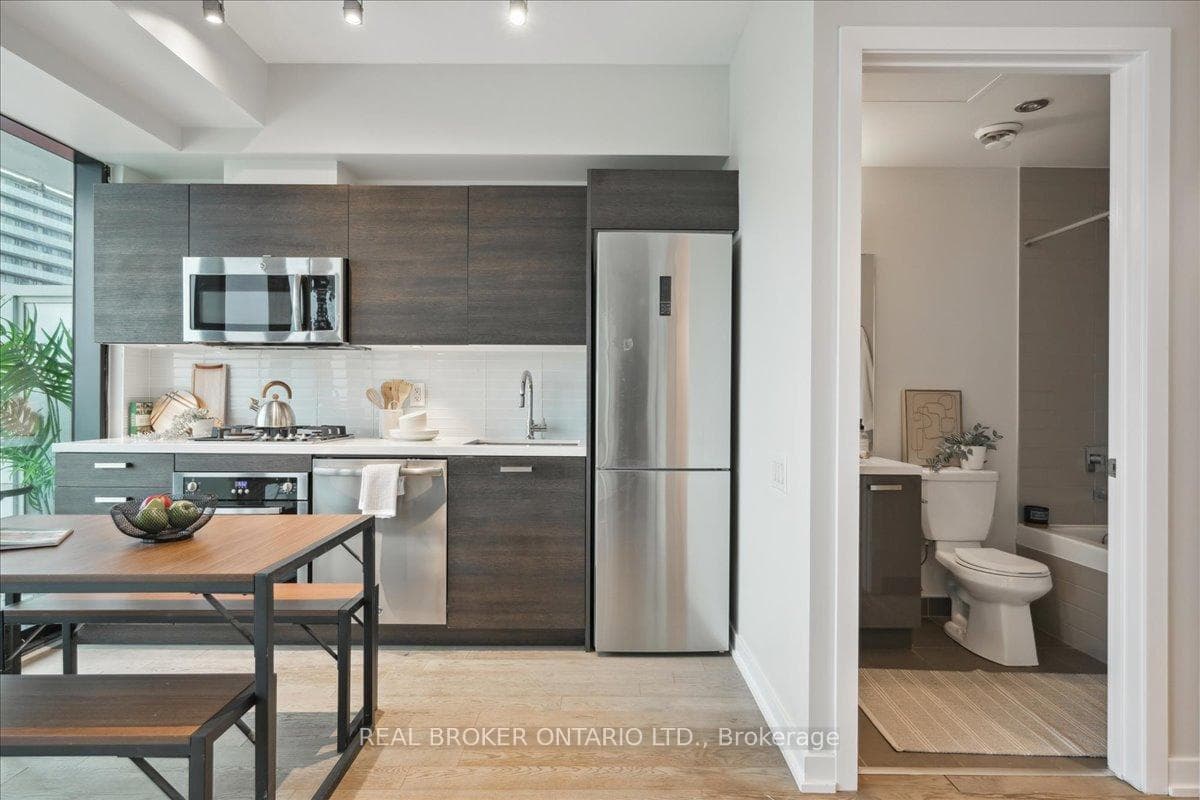 11 Charlotte Street Unit 1704 photo 13