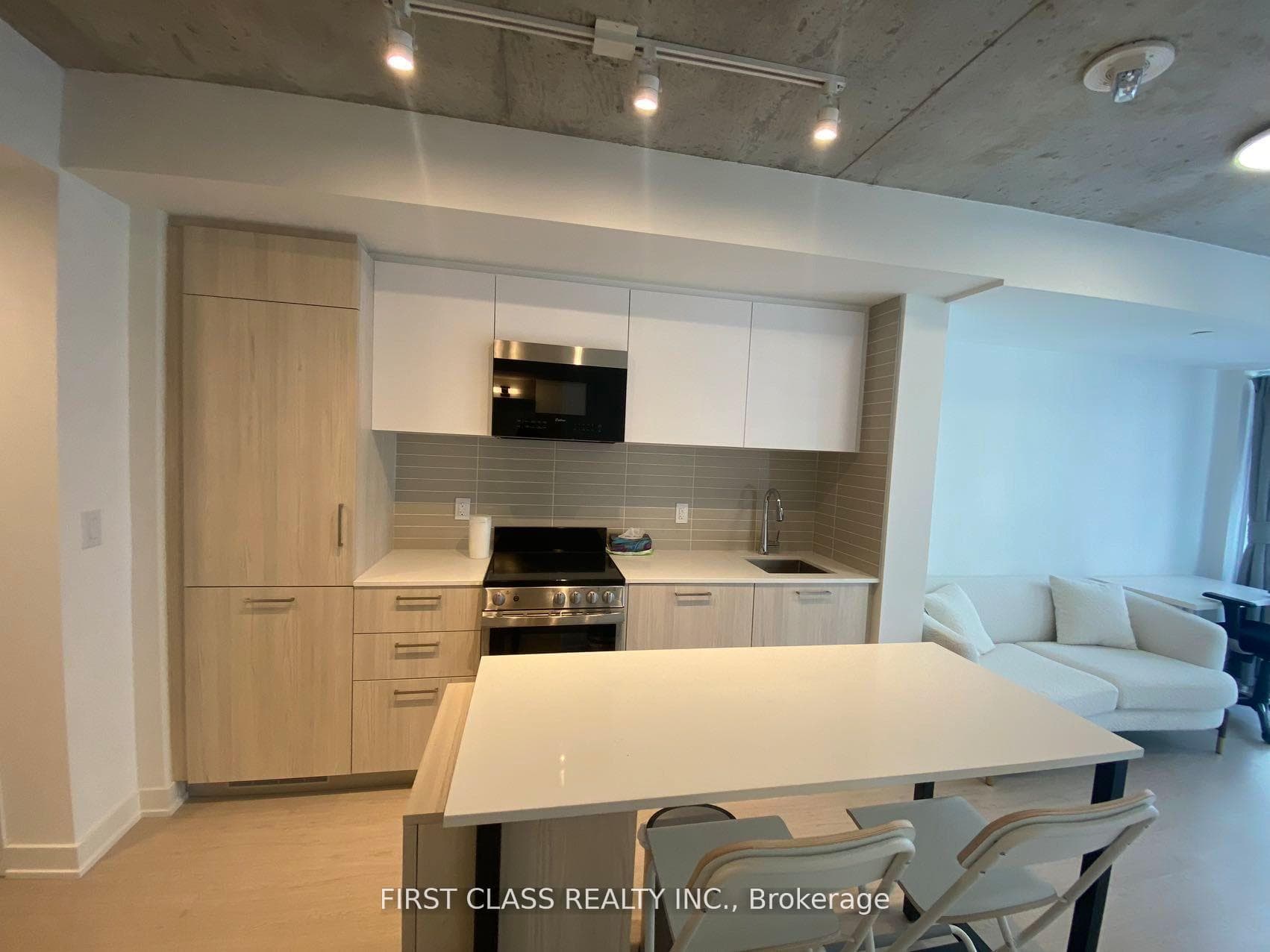 65 Mutual Street Unit 2108 photo 3