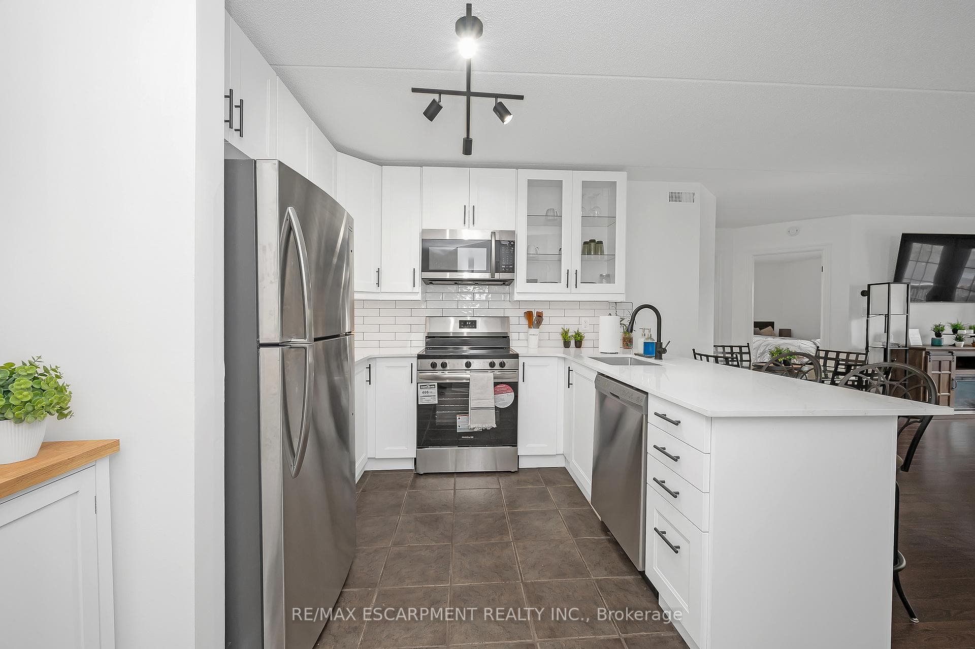 2040 Cleaver Avenue Unit 214 photo 8