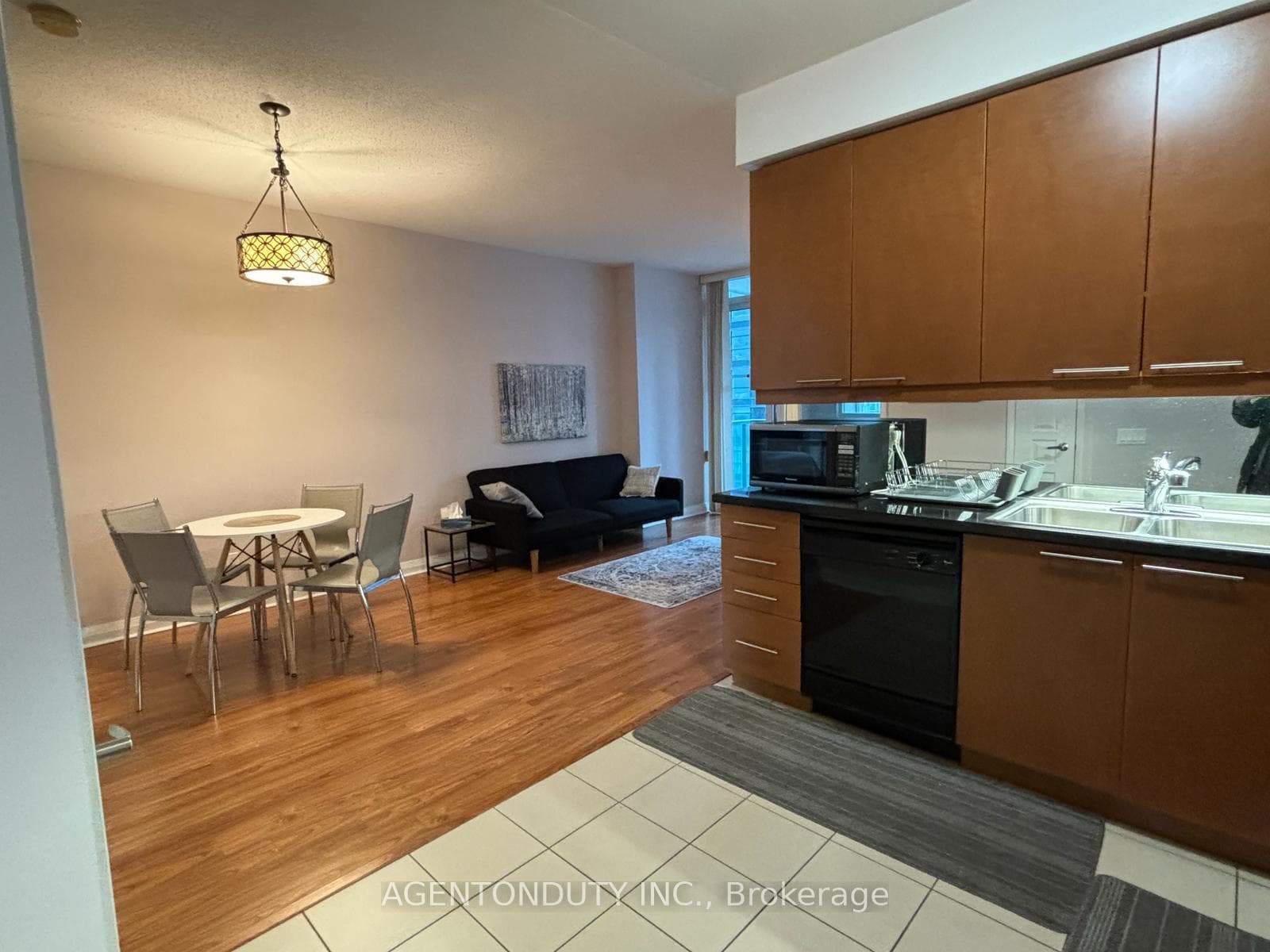 1121 Bay Street Unit 801 photo 11