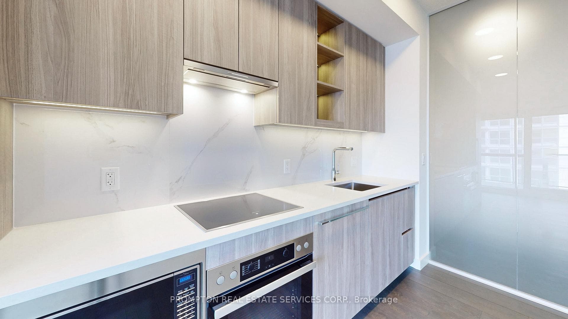 25 Mcmahon Drive Unit 1207 photo 11