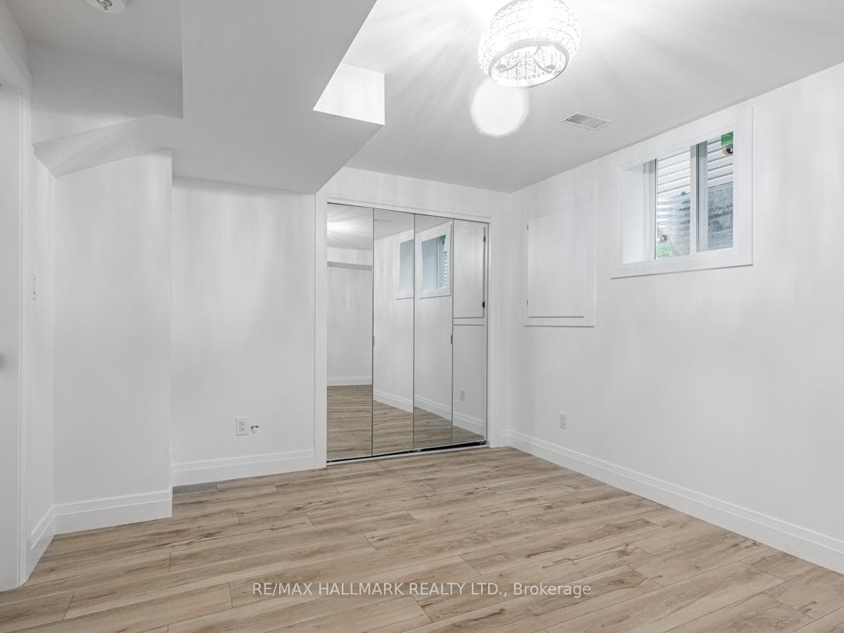 26 Amanda Avenue Unit Lower photo 19