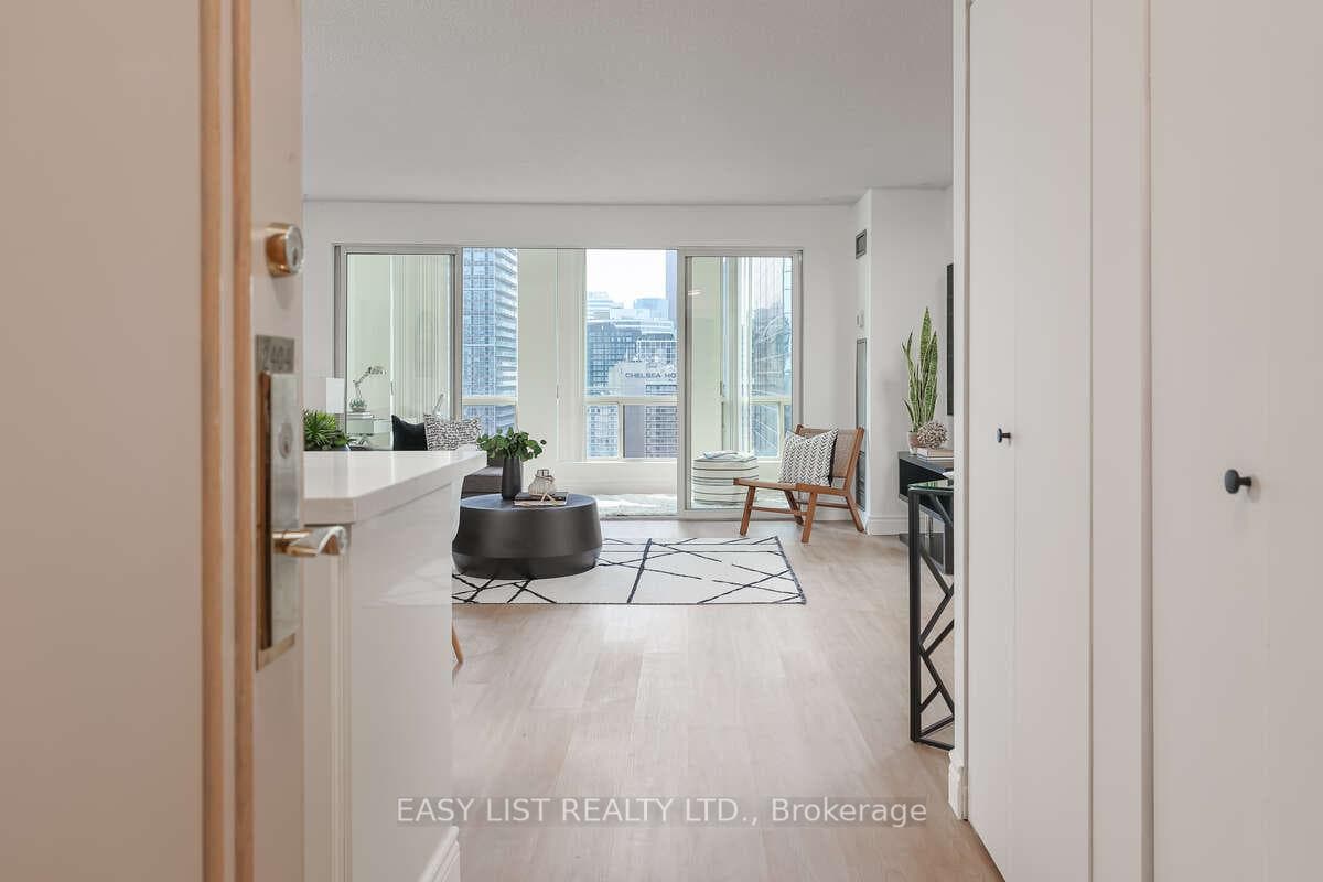 25 Grenville Street Unit 2404 photo 32