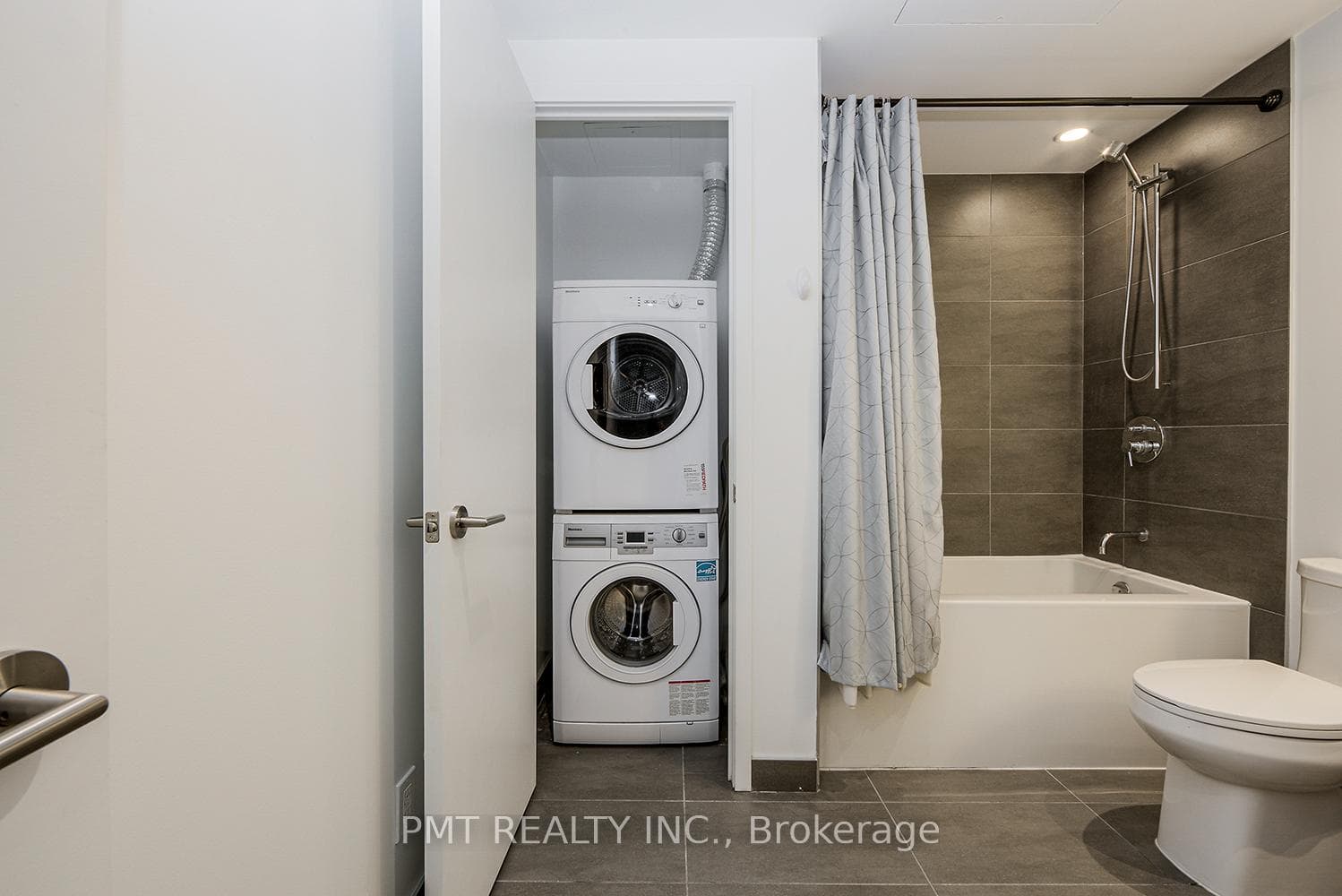 185 Roehampton Avenue Unit 2401 photo 39