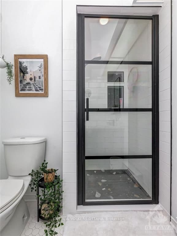 204 BRISTON photo 27