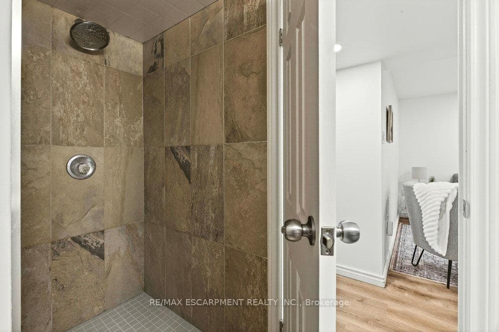69 Balmoral Avenue photo 44