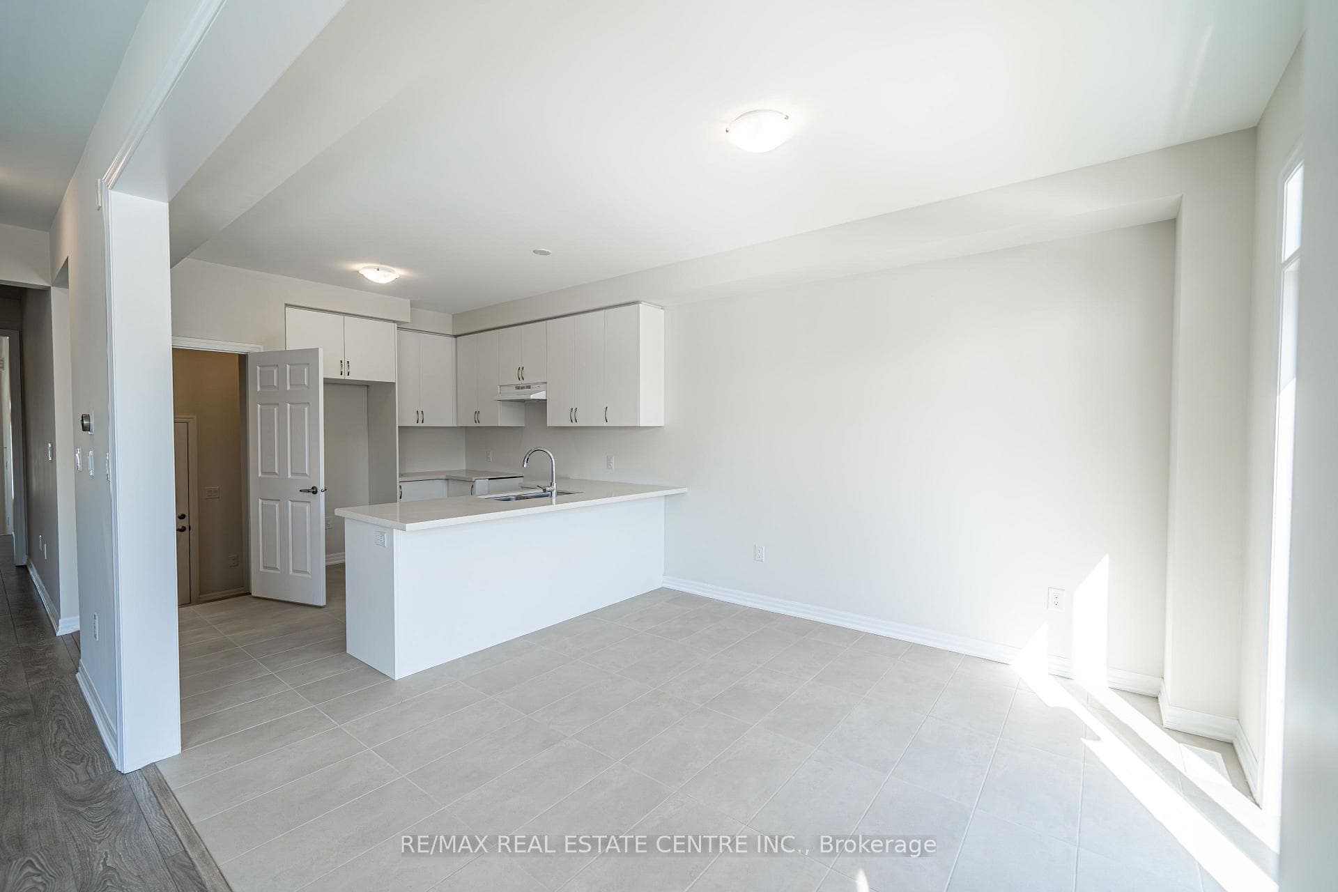 47 Northrop Avenue photo 10