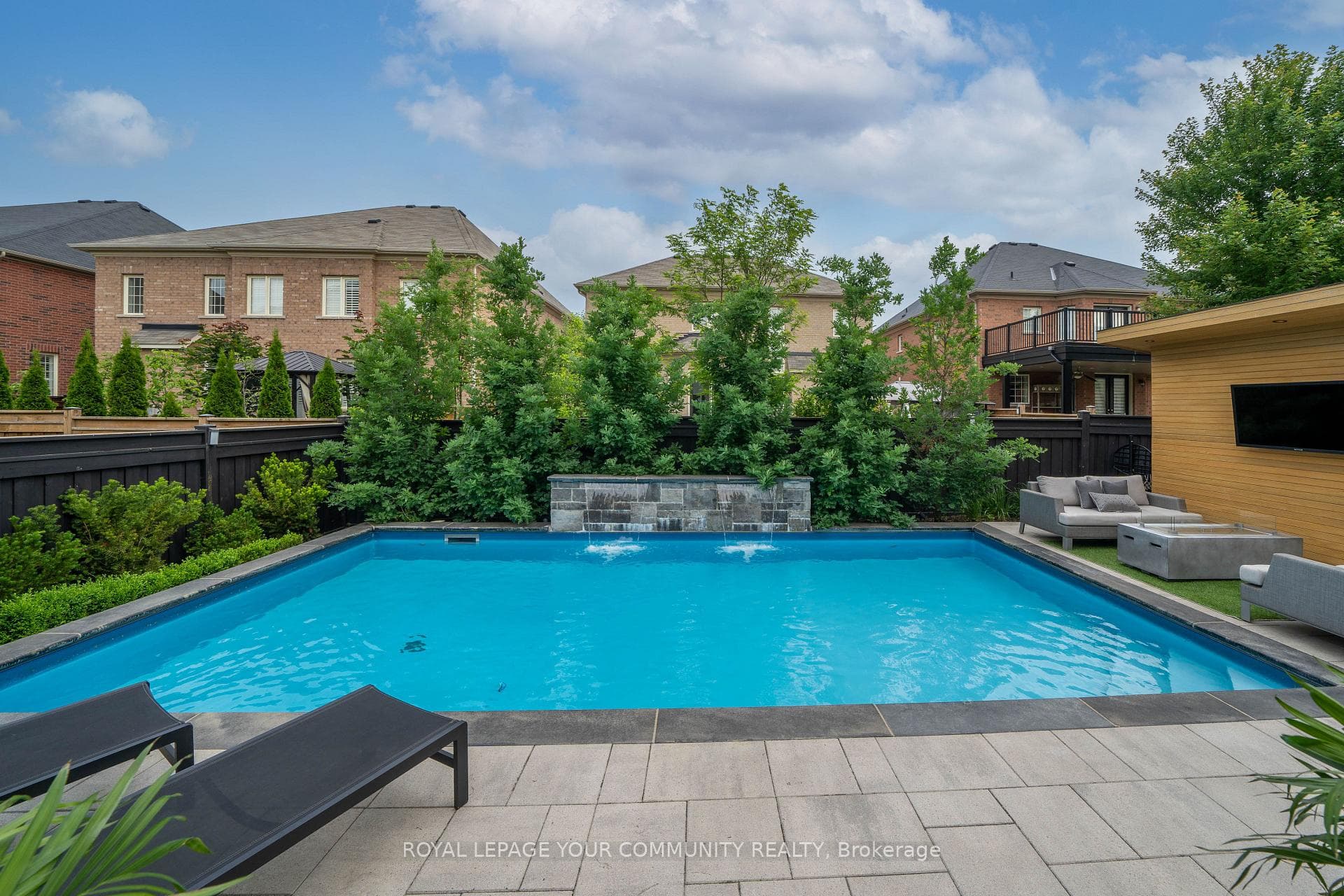45 Woodgate Pines Drive photo 37