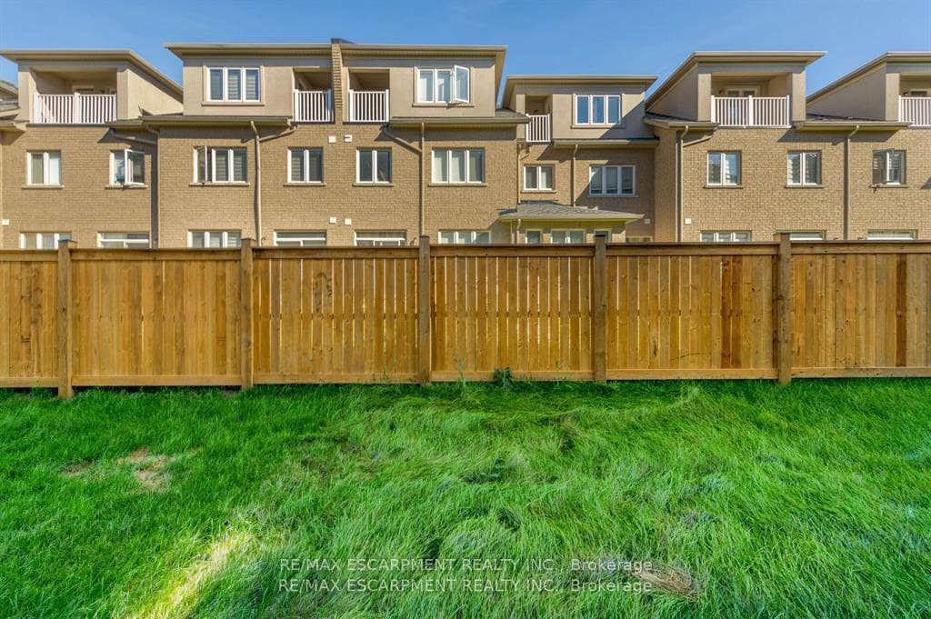 19 Picardy Drive Unit 5 photo 28