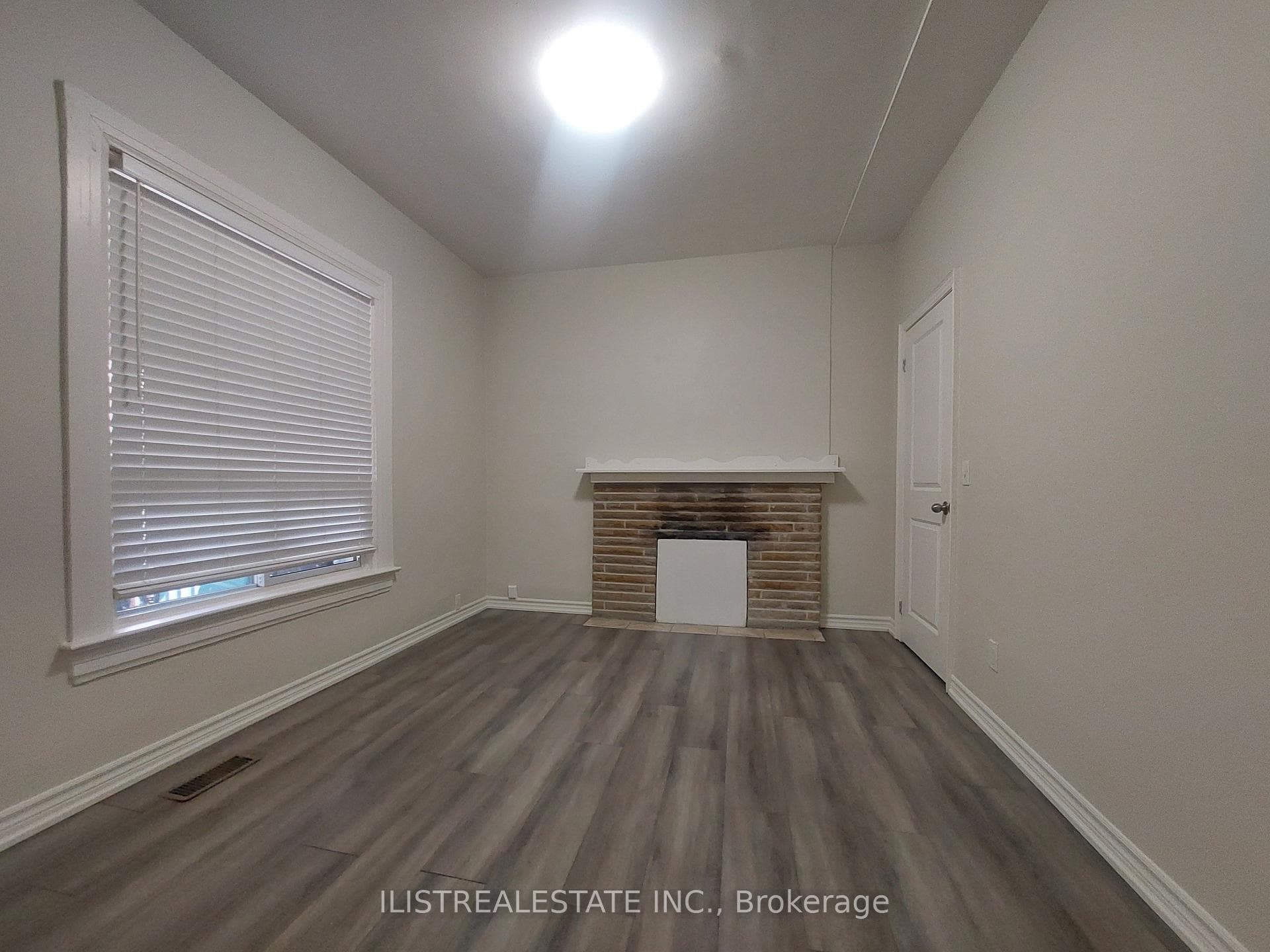 222 Athol Street photo 11