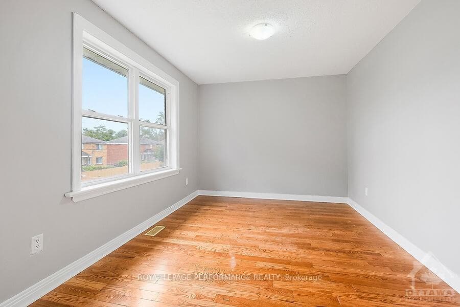 1105 LAZARD Street photo 11