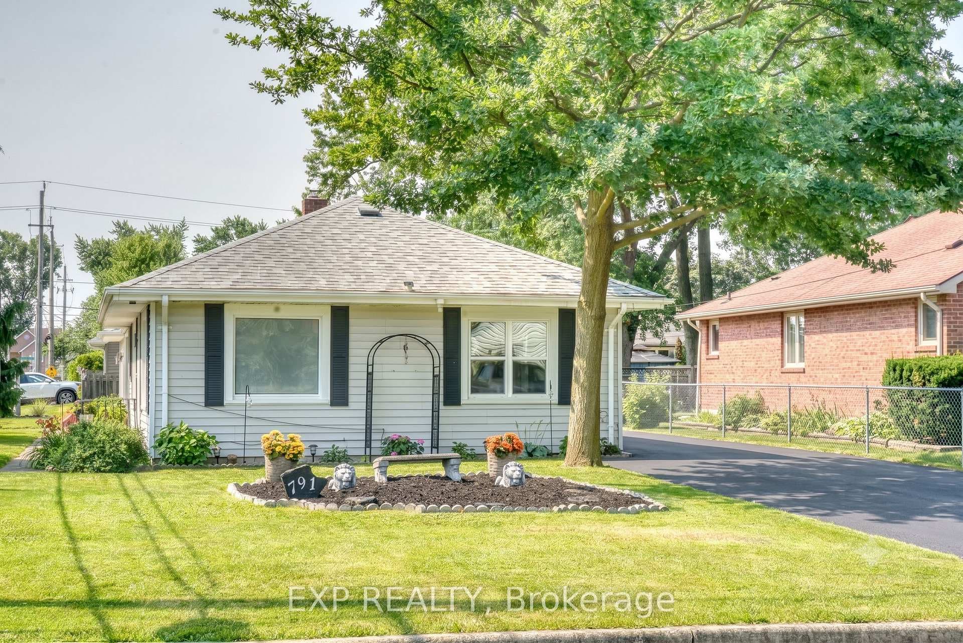 791 Scofield Avenue photo 42