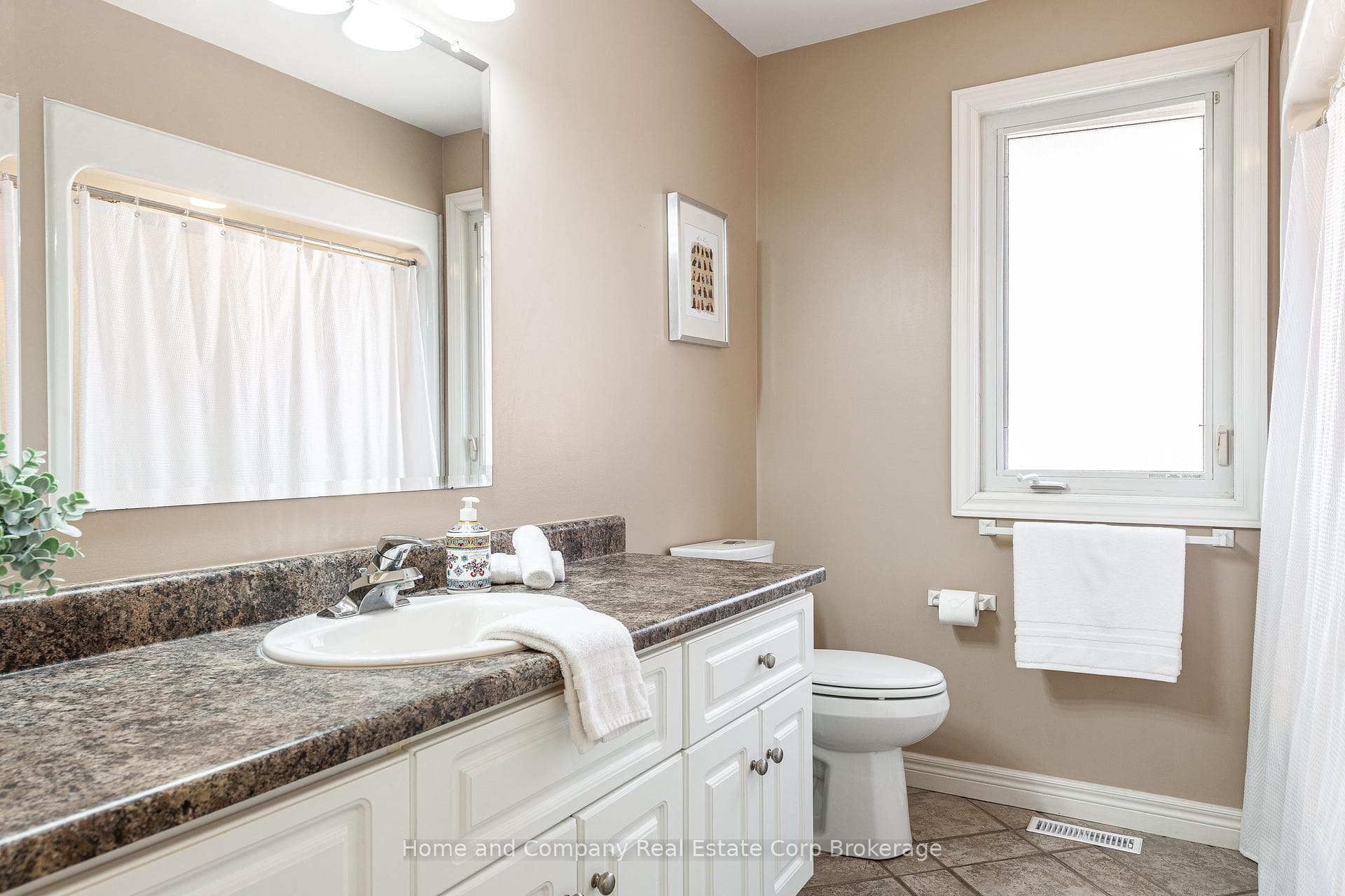 Main 4 Piece Bathroom