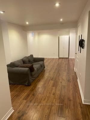 7205 SPYGLASS Crescent photo 31