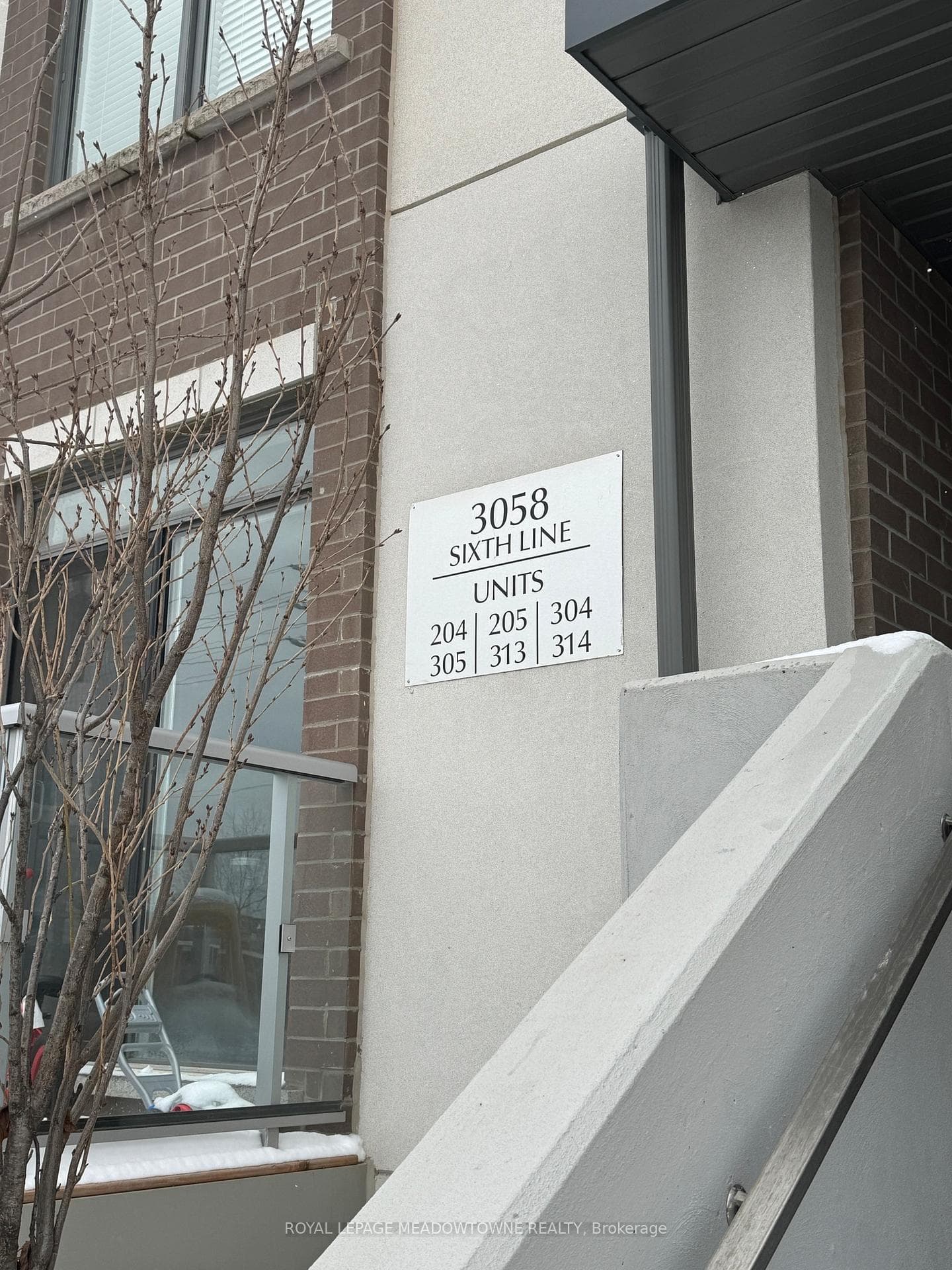 3058 Sixth Line Unit 204 photo 33
