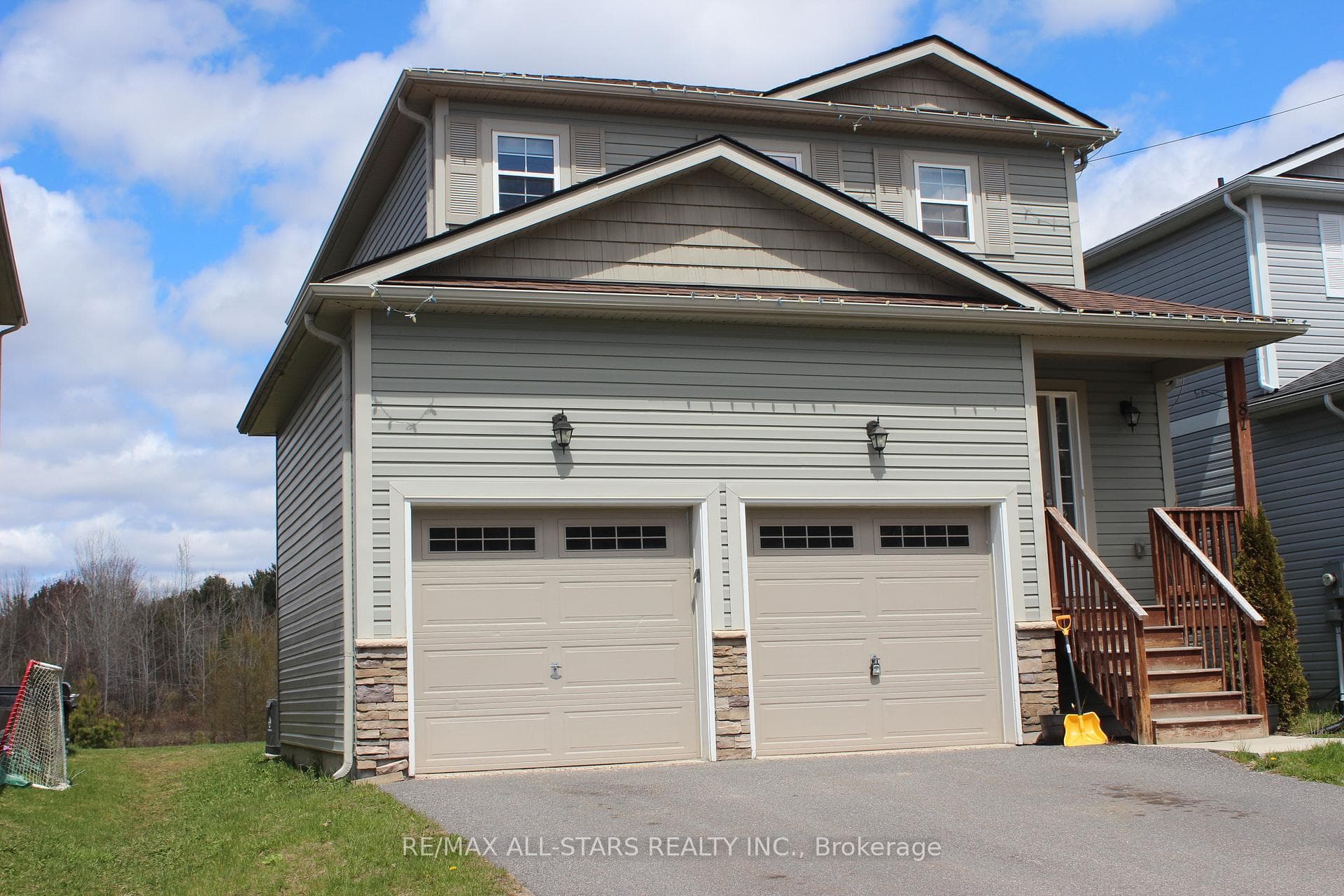 81 Douglas Drive photo 28