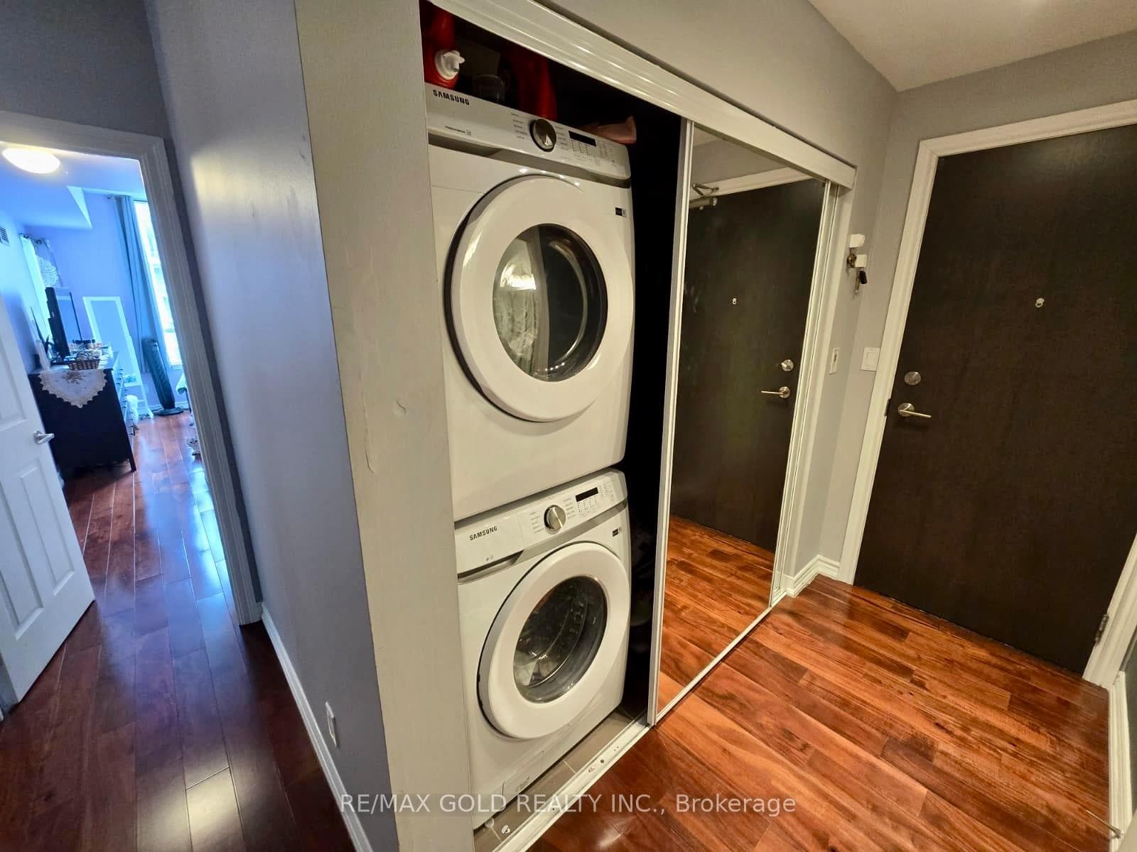 3504 Hurontario Street Unit 1607 photo 26