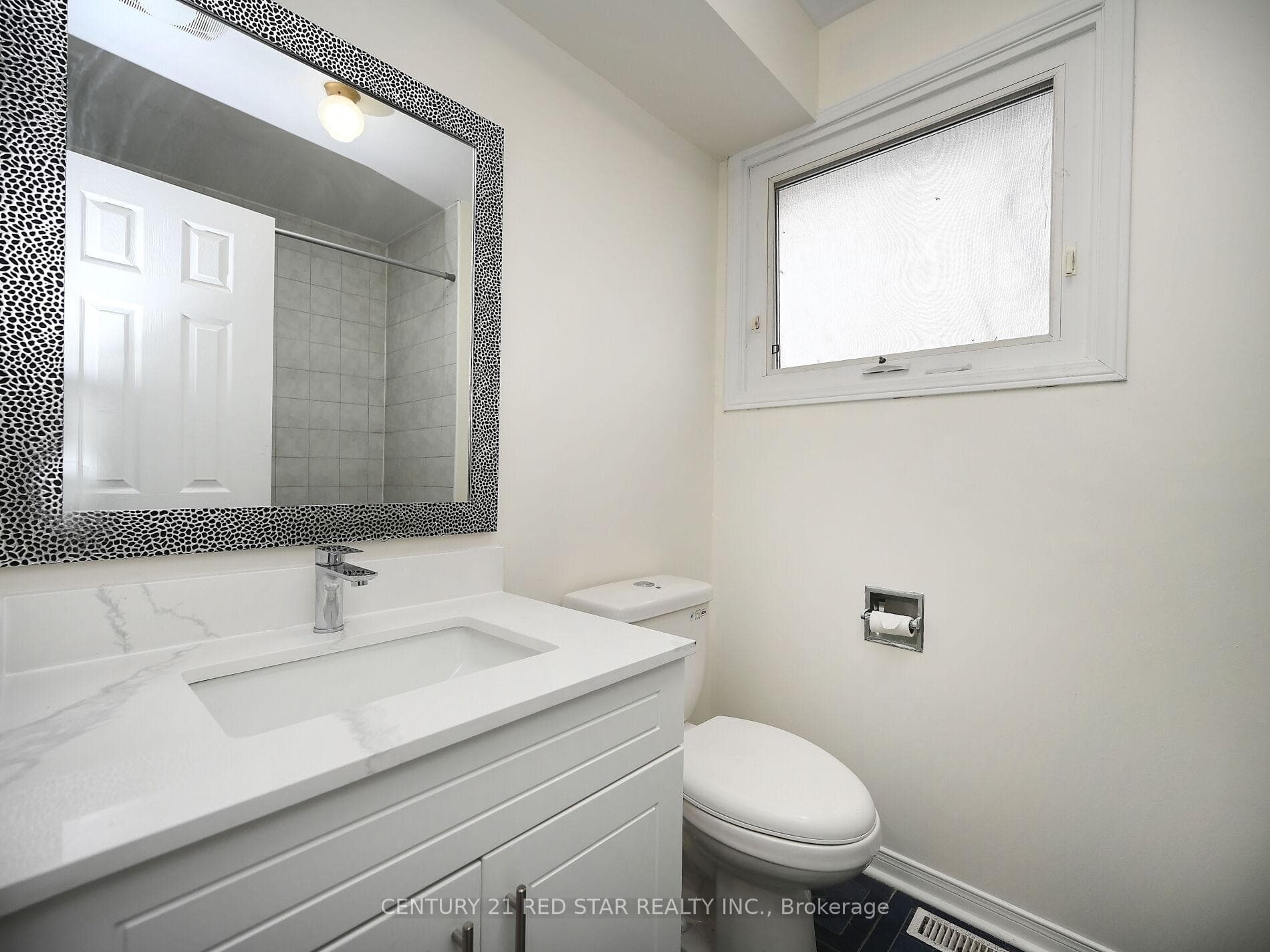 68 La France Road photo 26