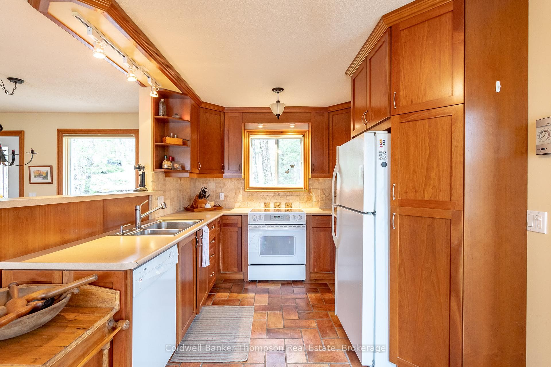 23 Maple Drive photo 10