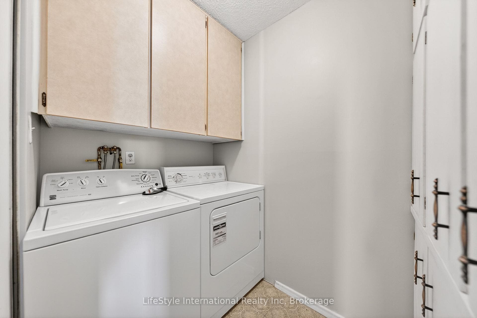 19 Woodlawn Road Unit 512 photo 28