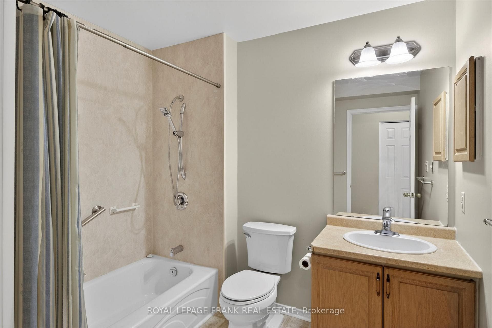 1099 Clonsilla Avenue Unit Bldg C #310 photo 24