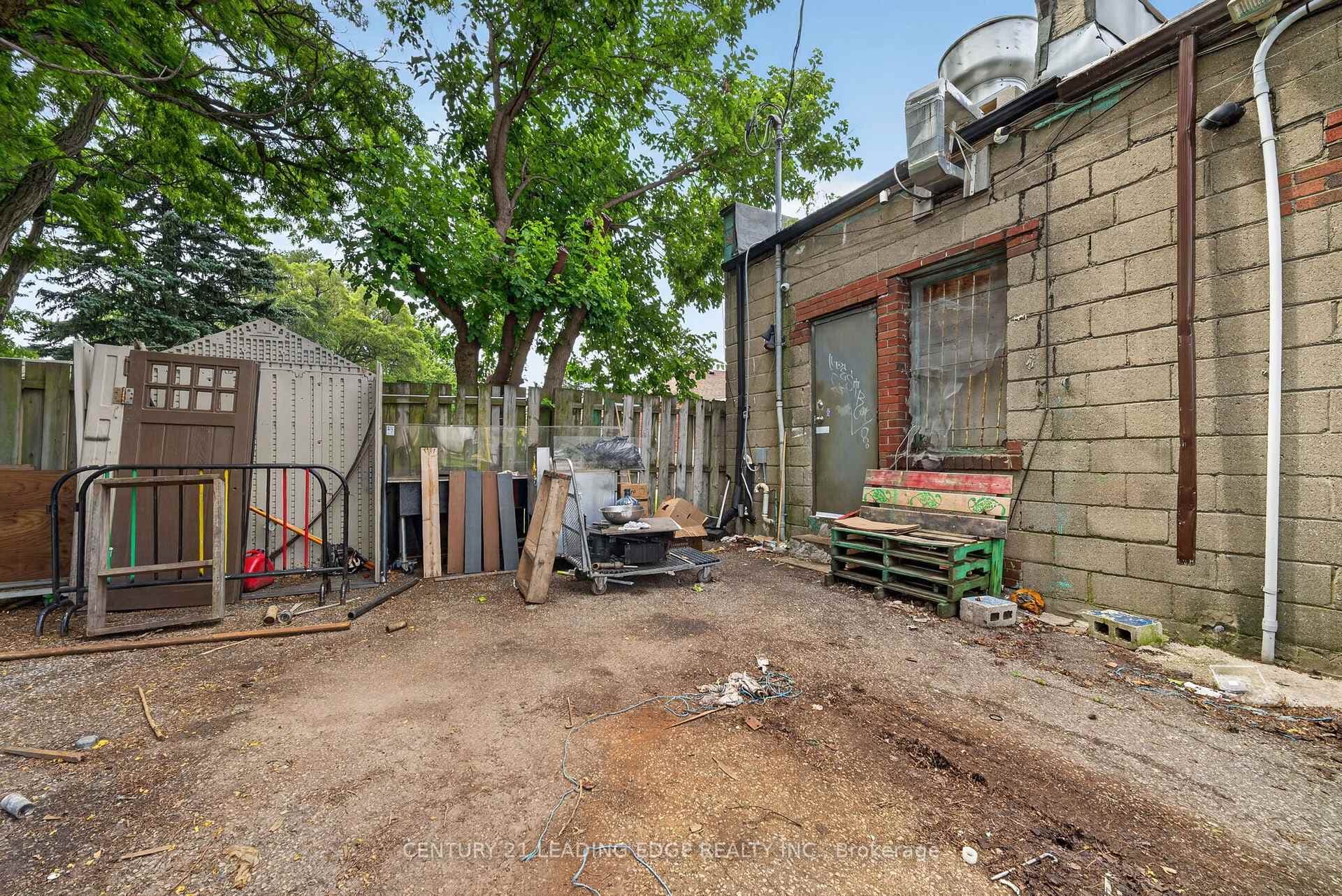 741 Pharmacy Avenue photo 45